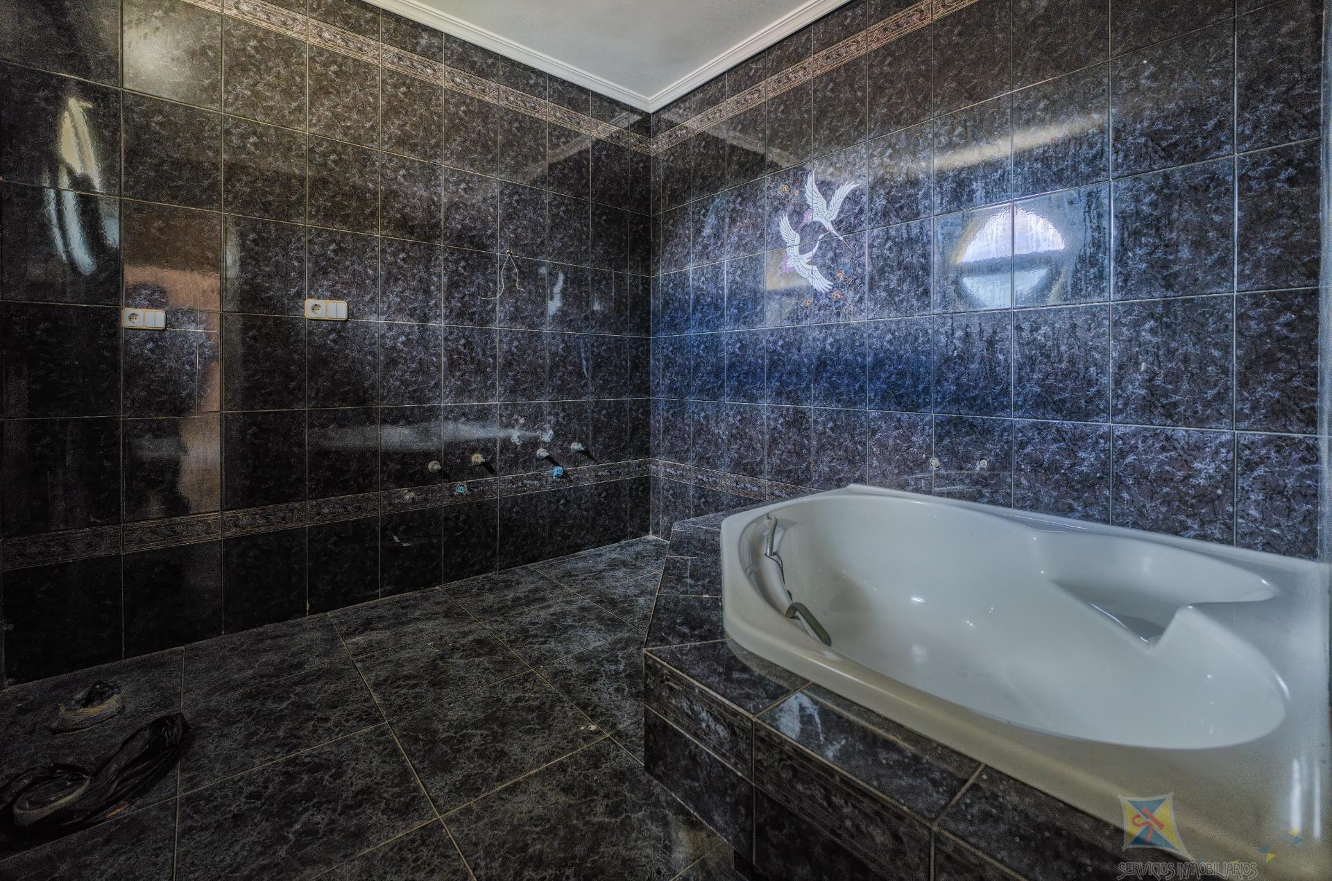 For sale of house in Gines