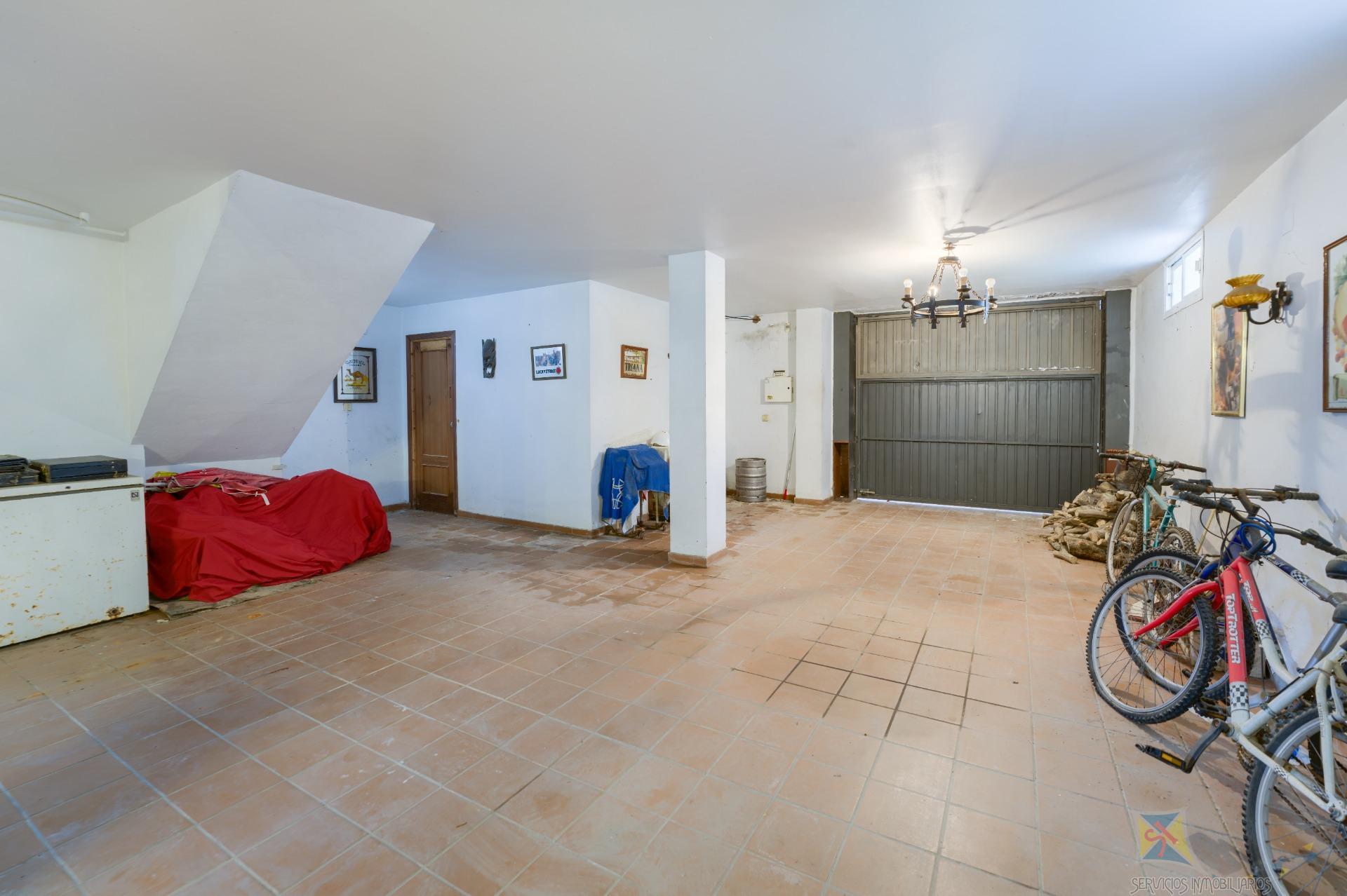 For sale of house in Gines