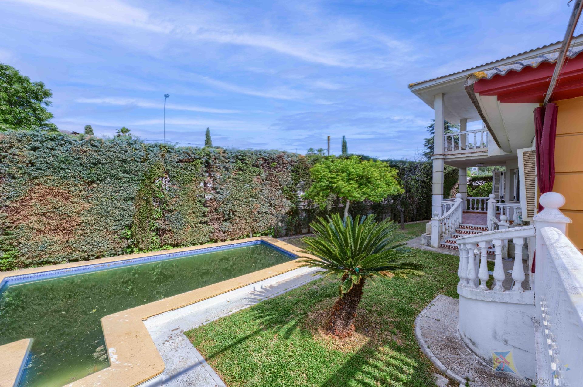 For sale of house in Gines