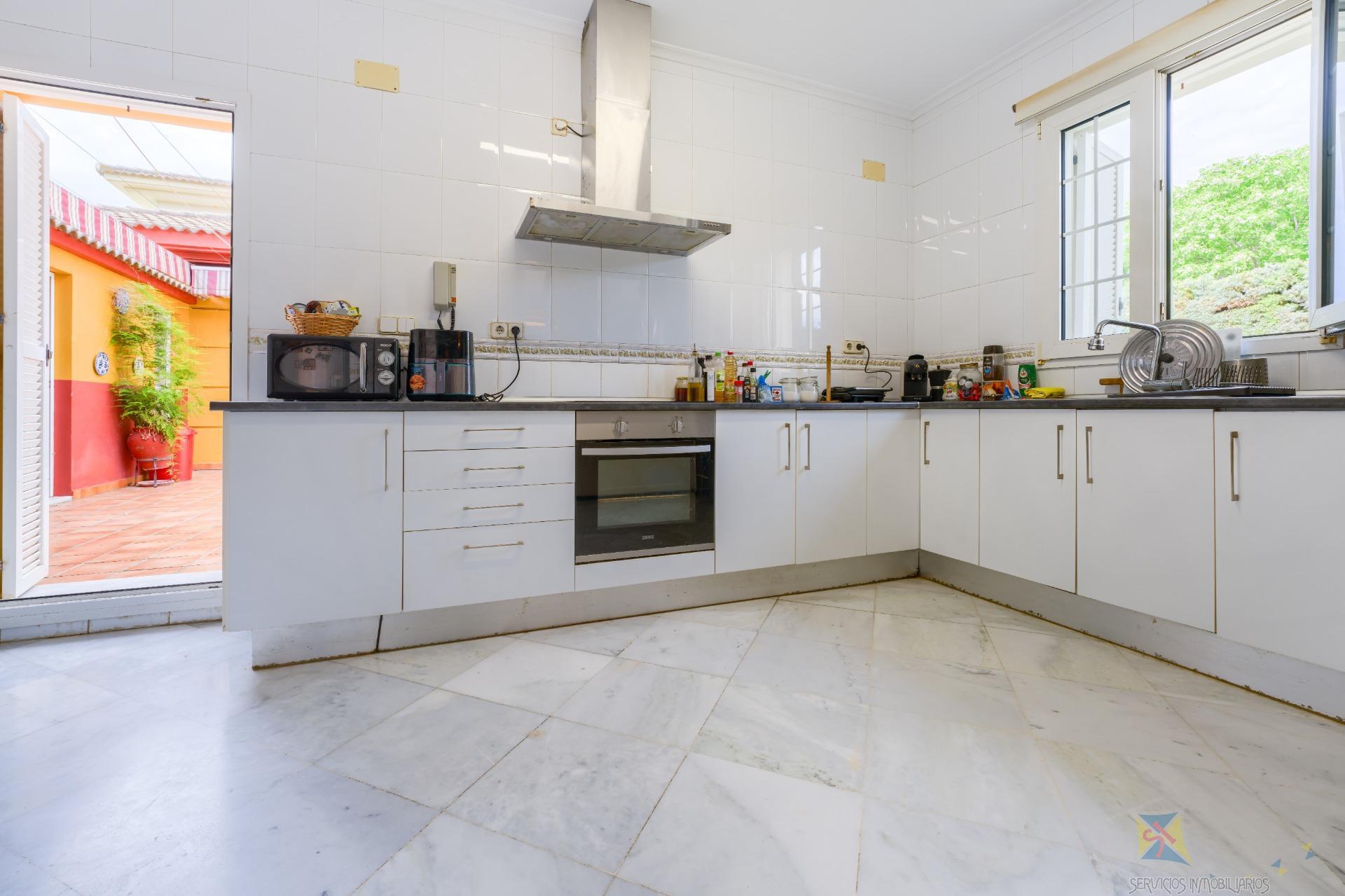 For sale of house in Gines