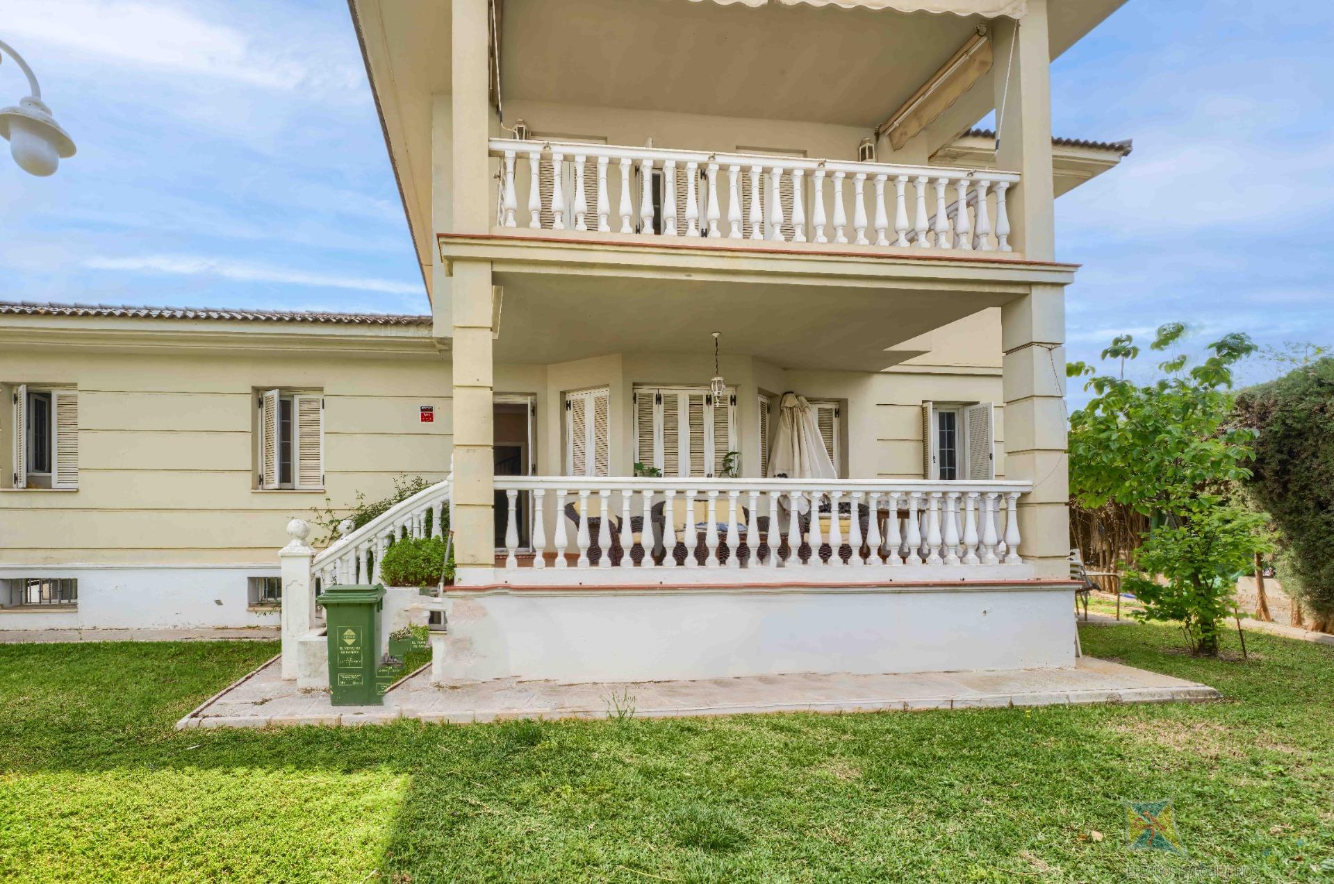 For sale of house in Gines