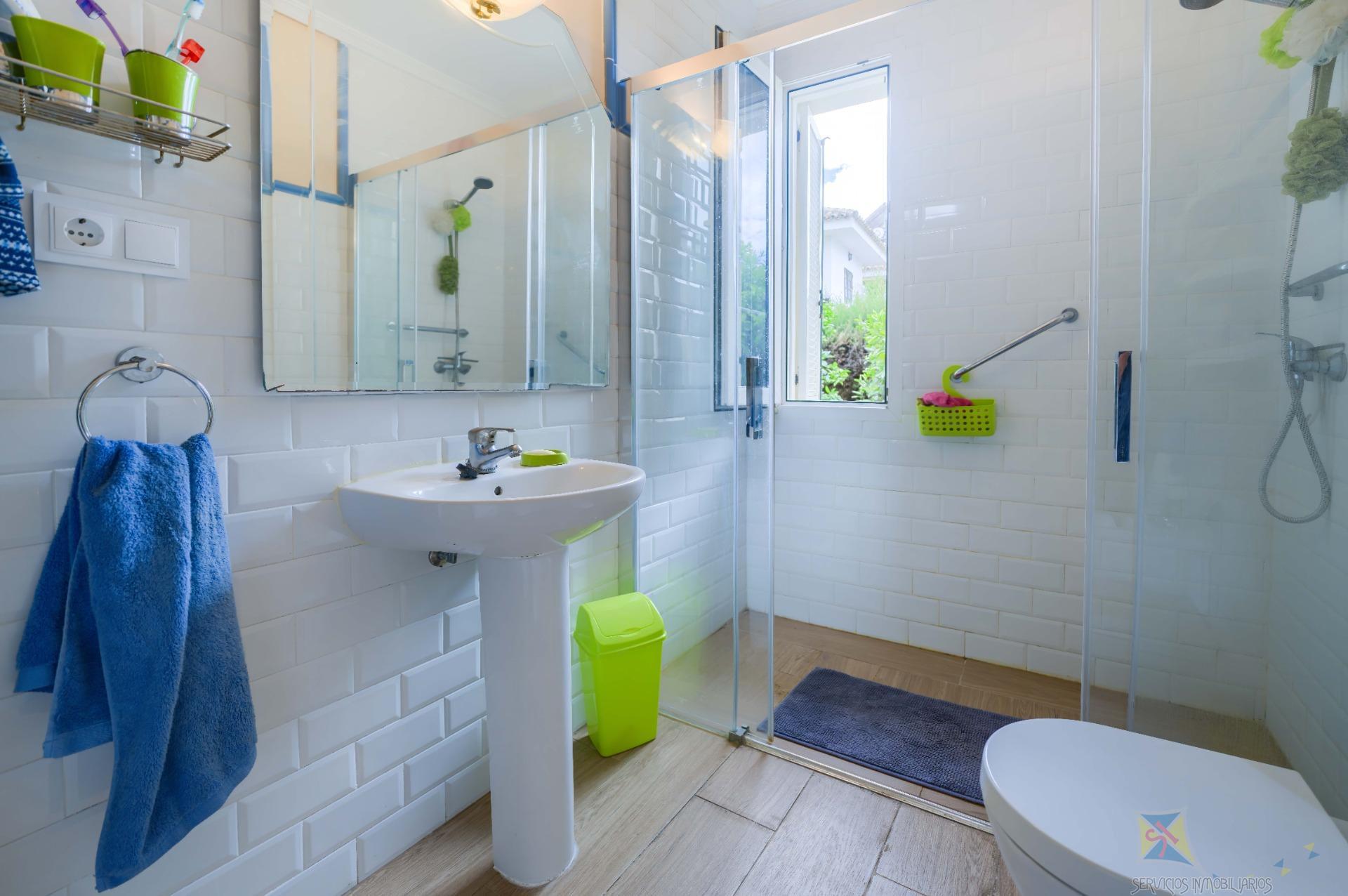 For sale of house in Gines