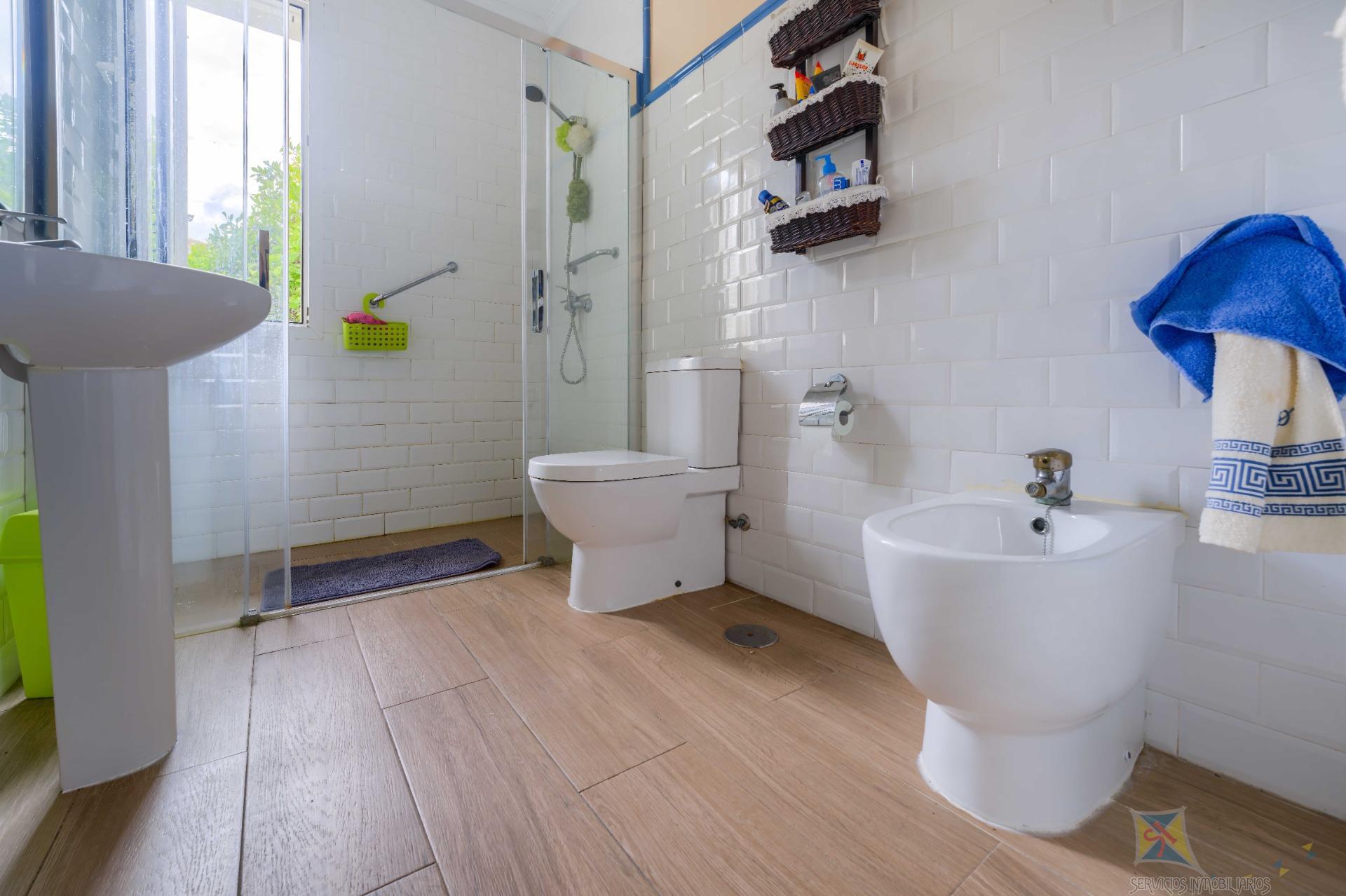 For sale of house in Gines
