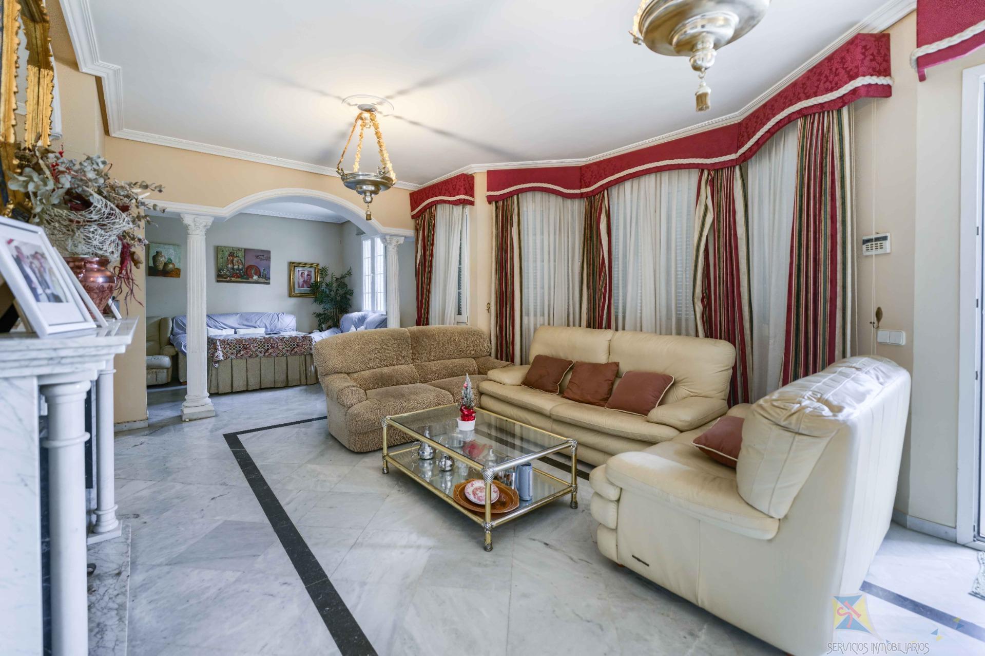 For sale of house in Gines
