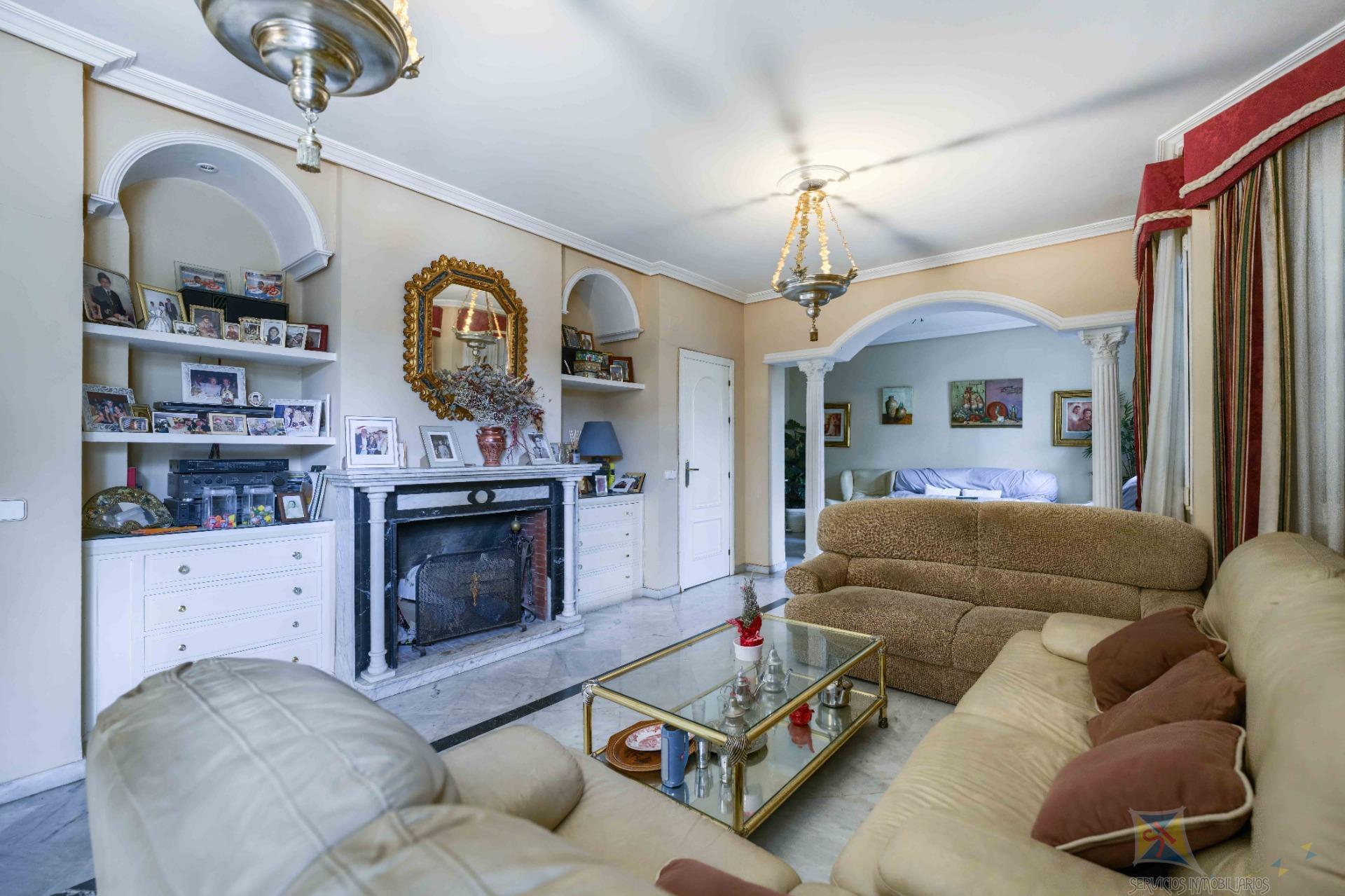 For sale of house in Gines
