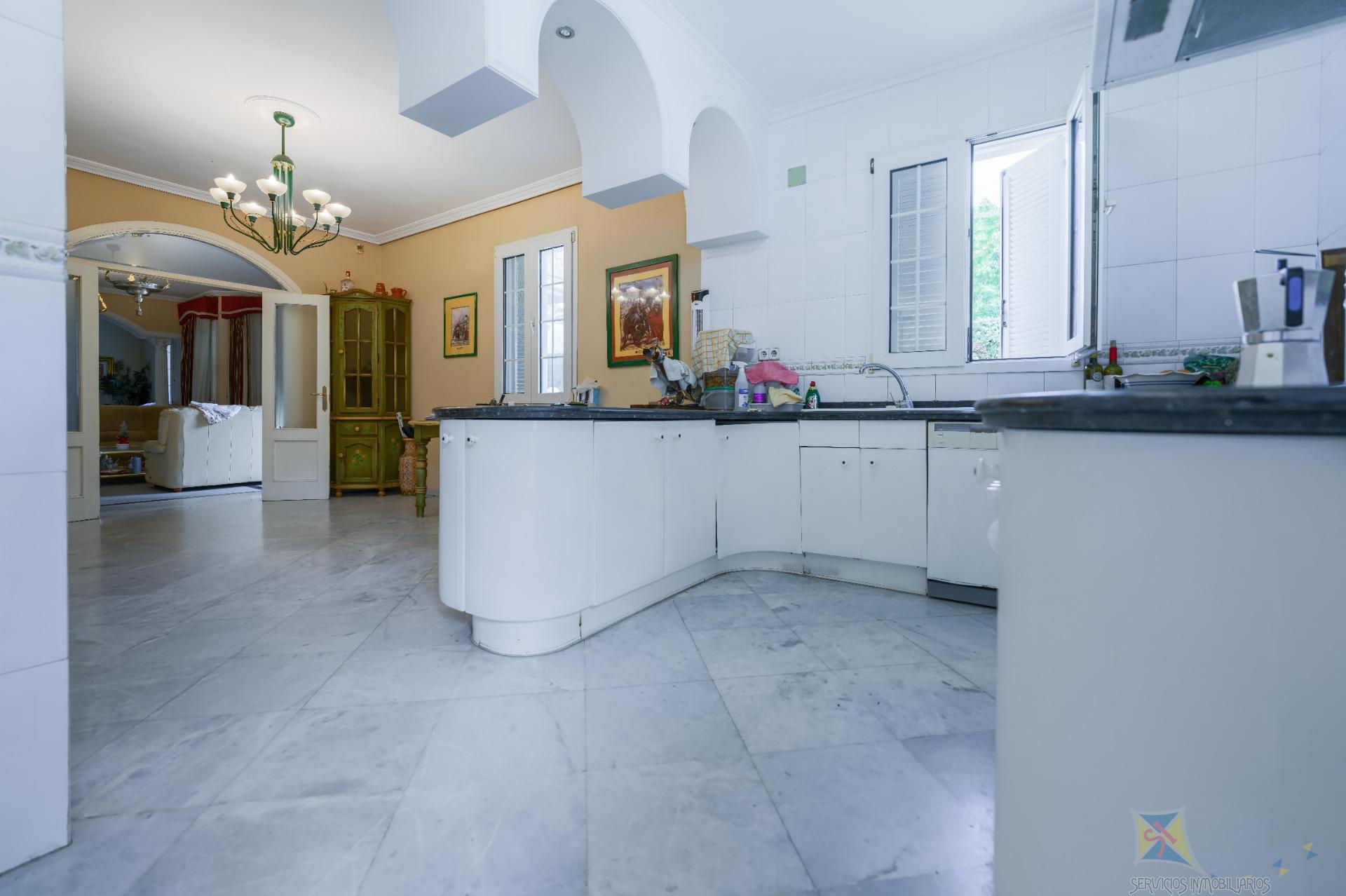 For sale of house in Gines
