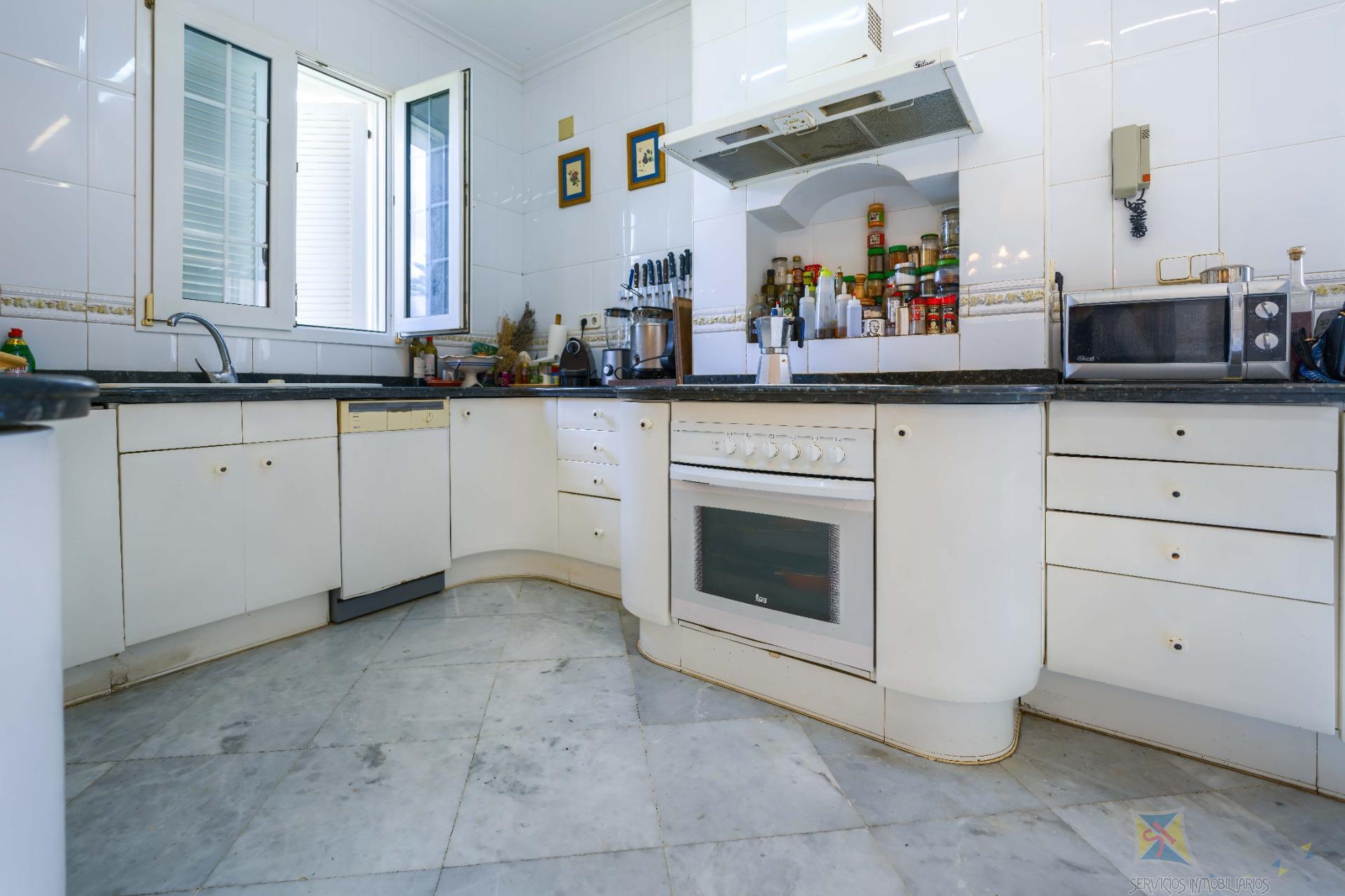 For sale of house in Gines