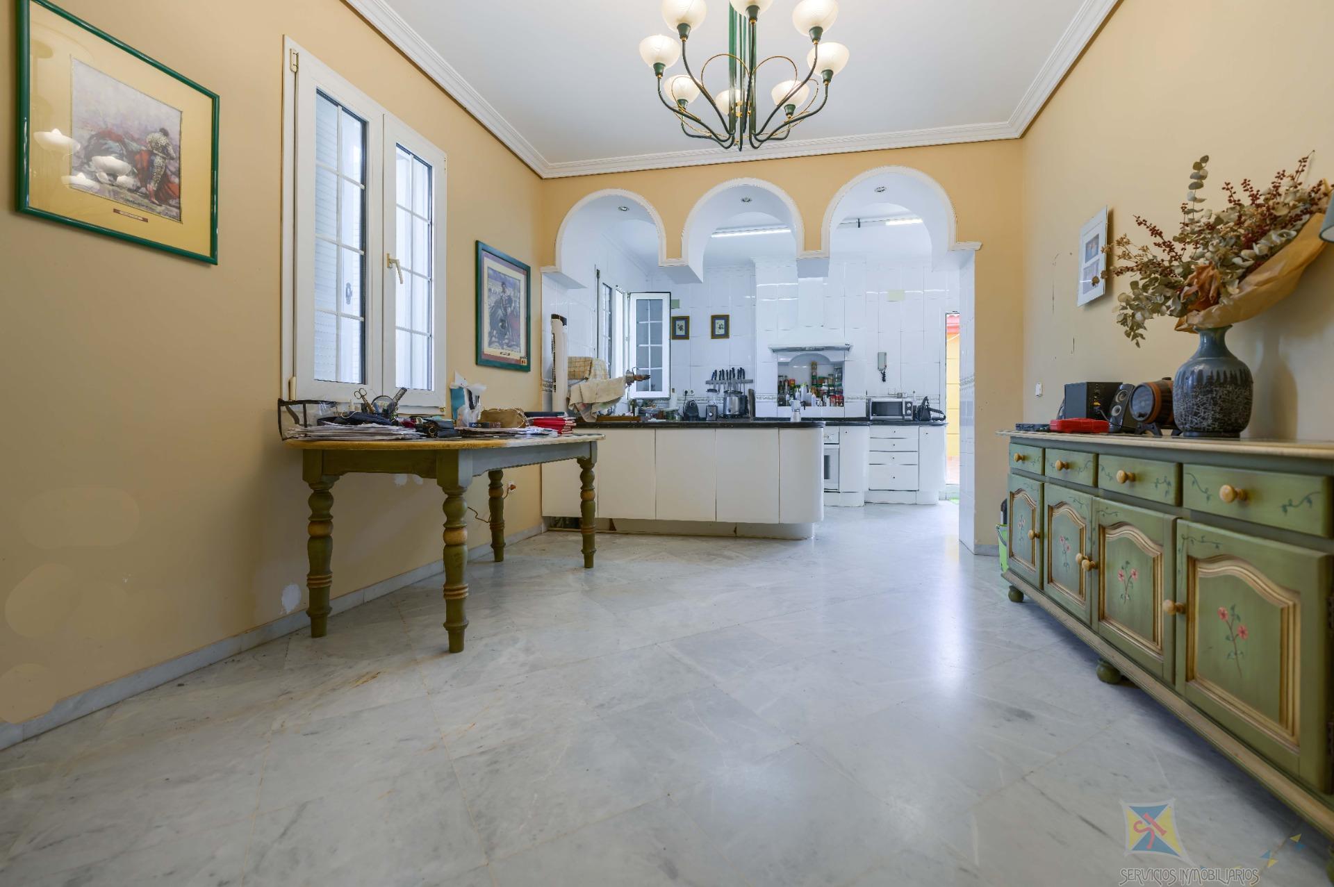 For sale of house in Gines