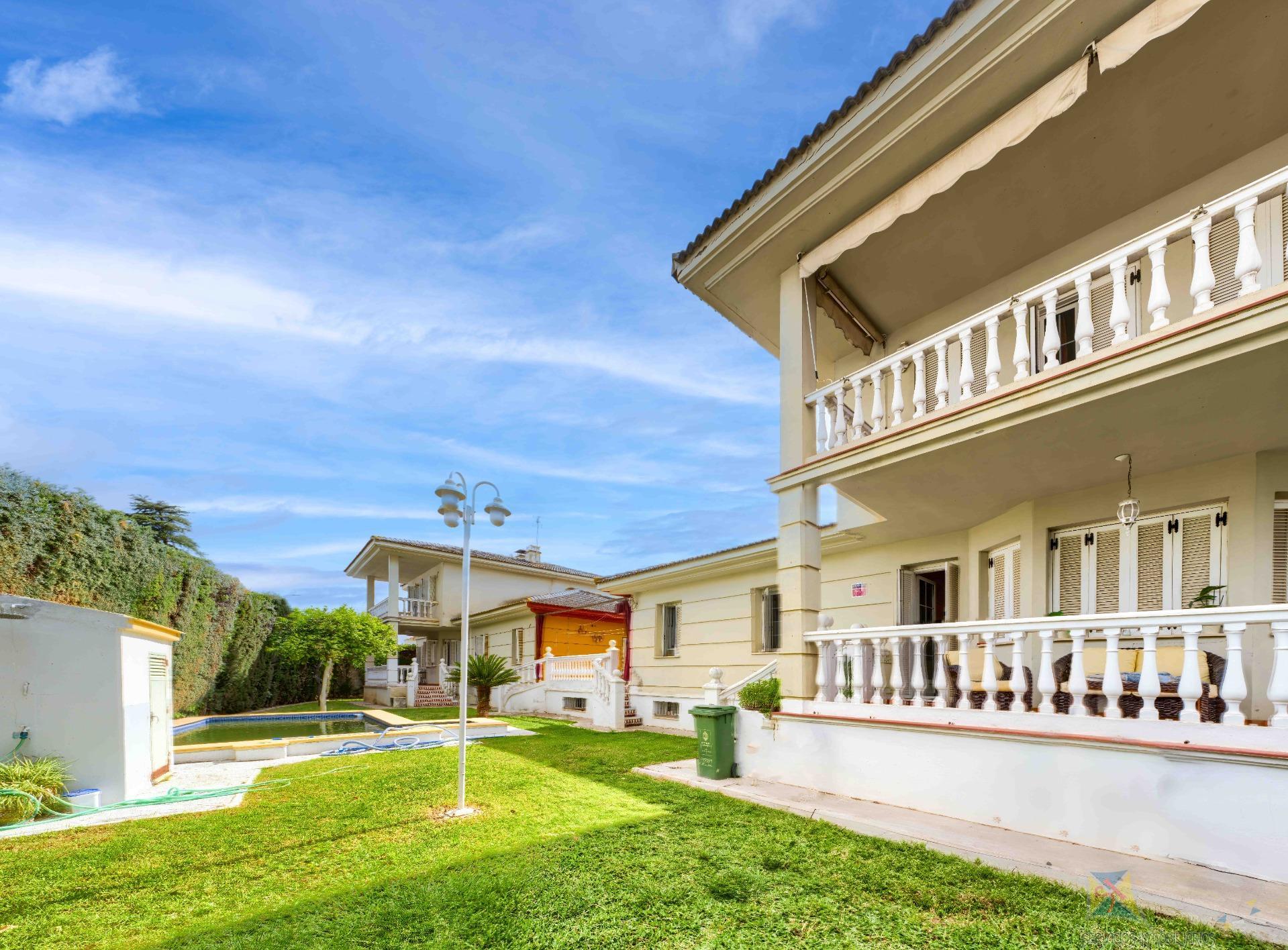 For sale of house in Gines