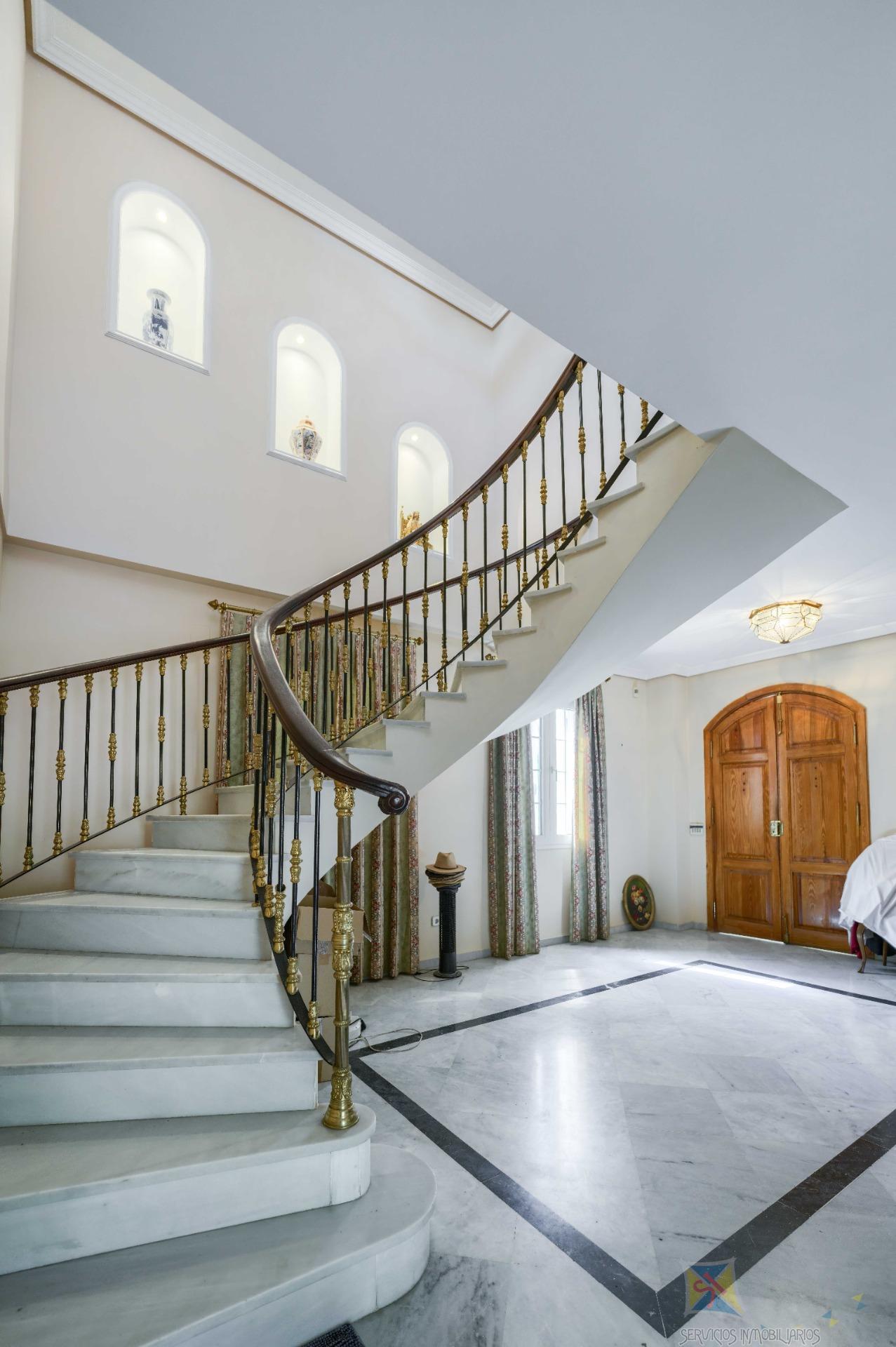 For sale of house in Gines