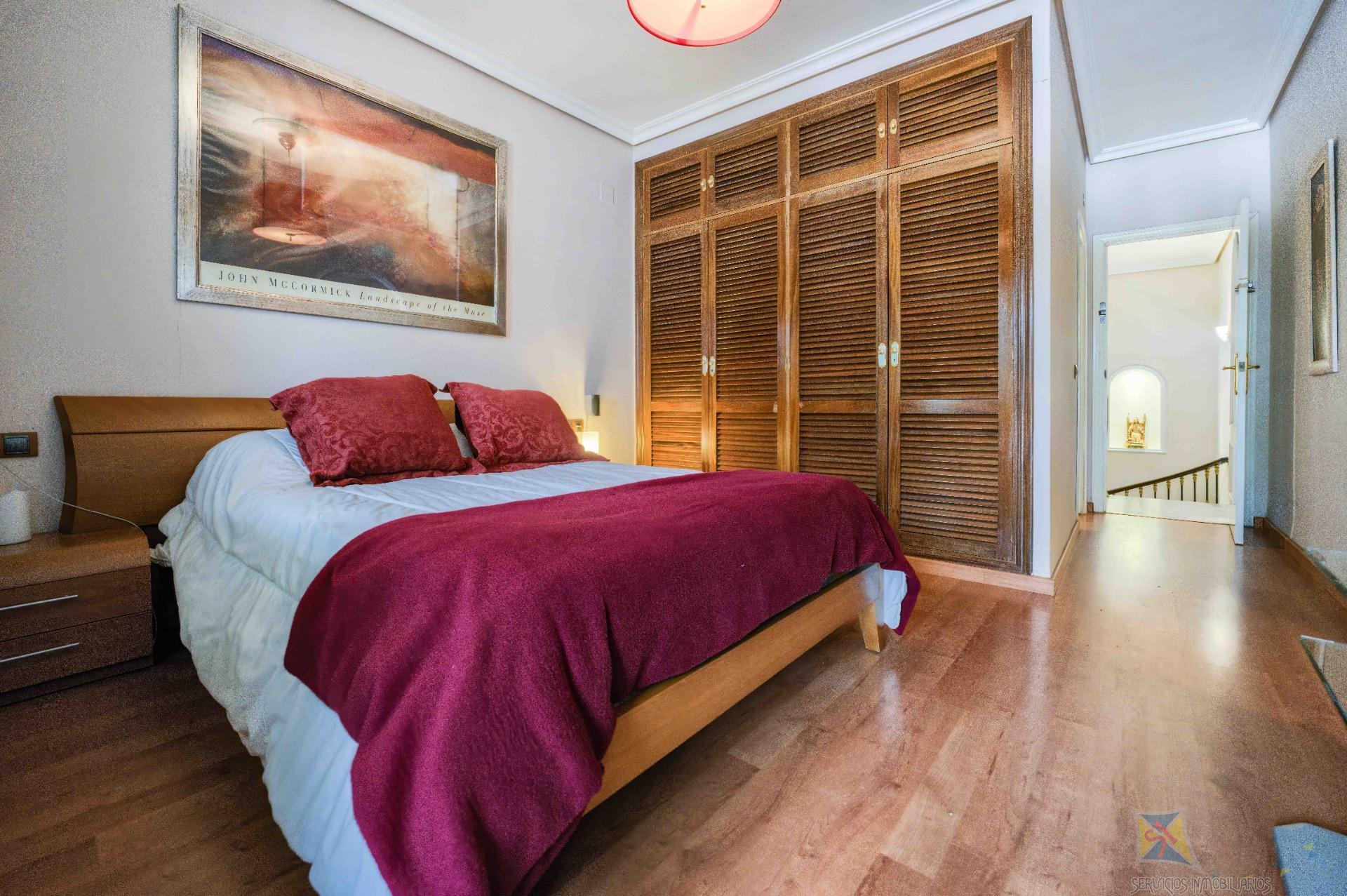 For sale of house in Gines