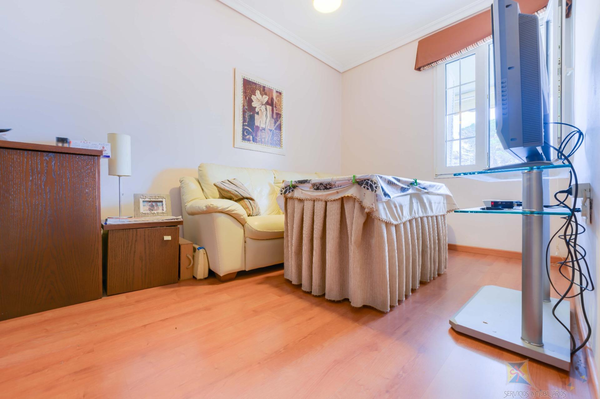 For sale of house in Gines