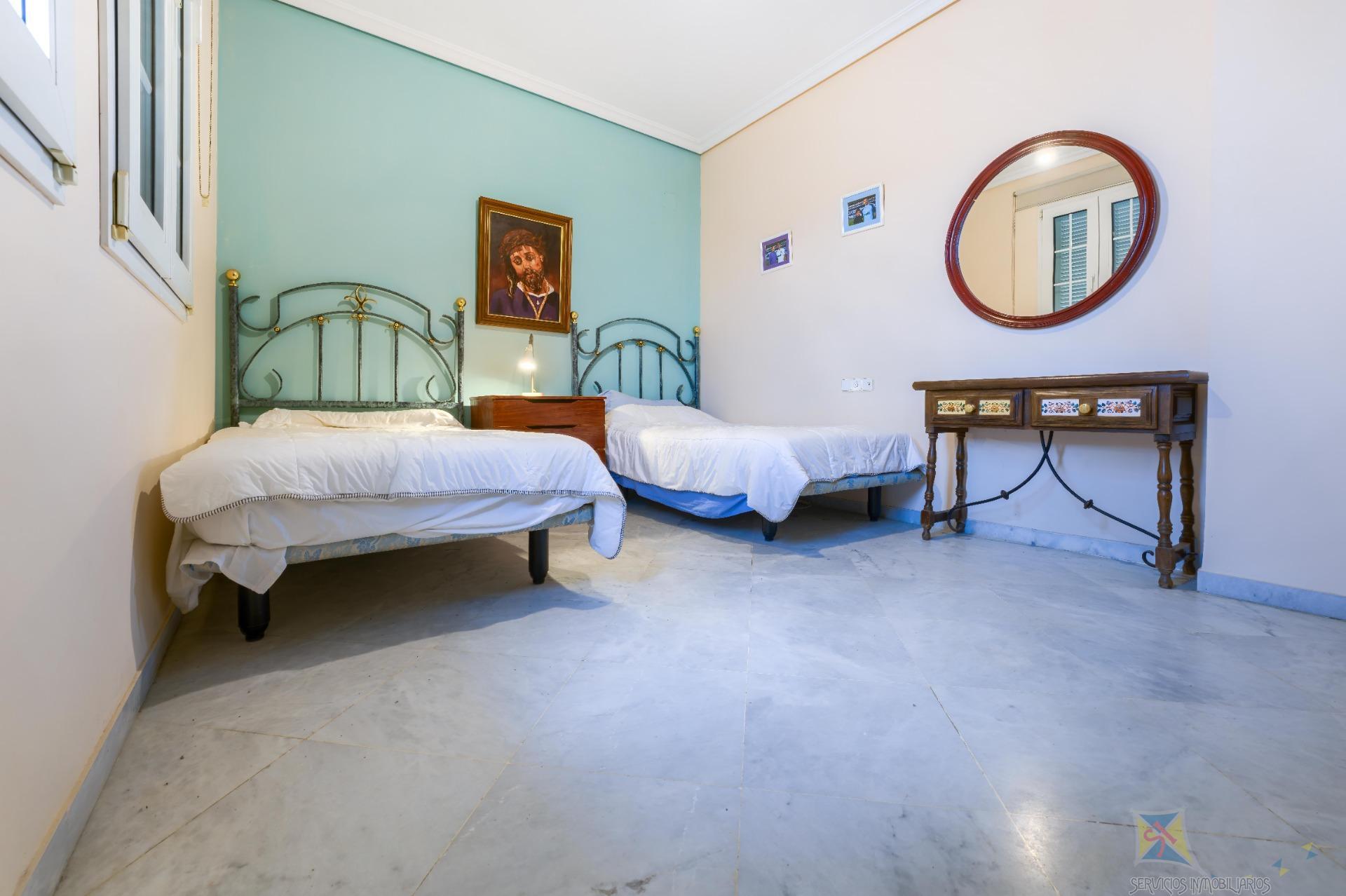For sale of house in Gines