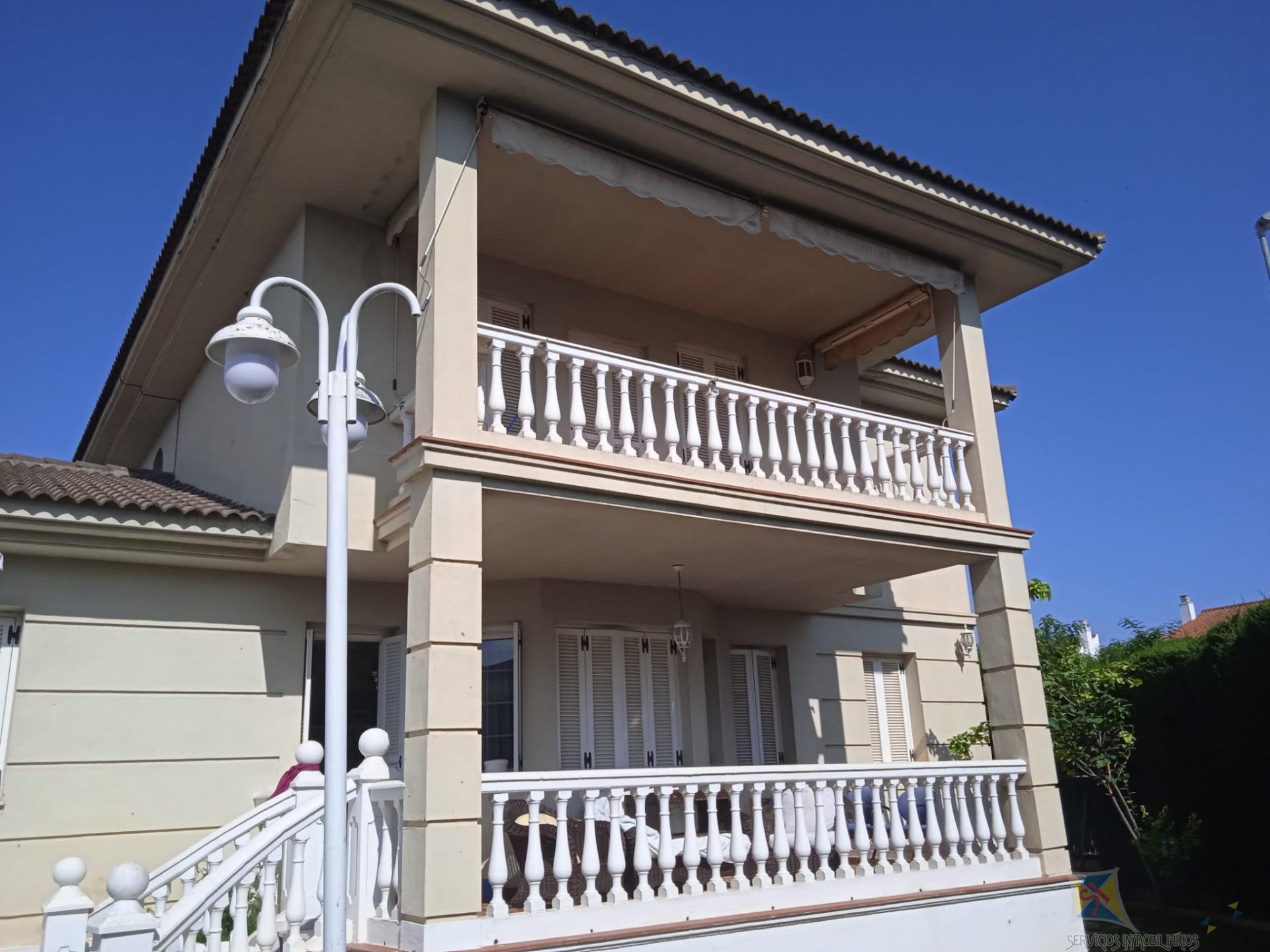 For sale of house in Gines