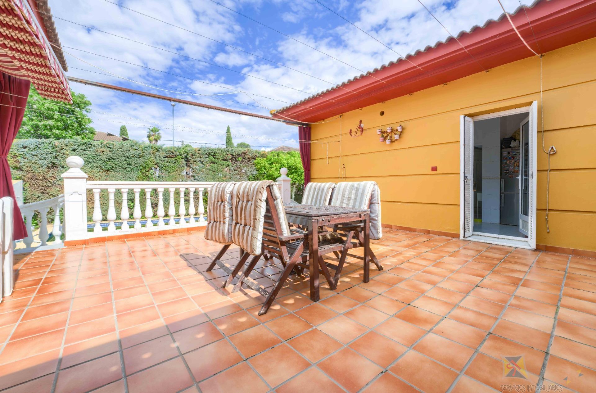 For sale of house in Gines