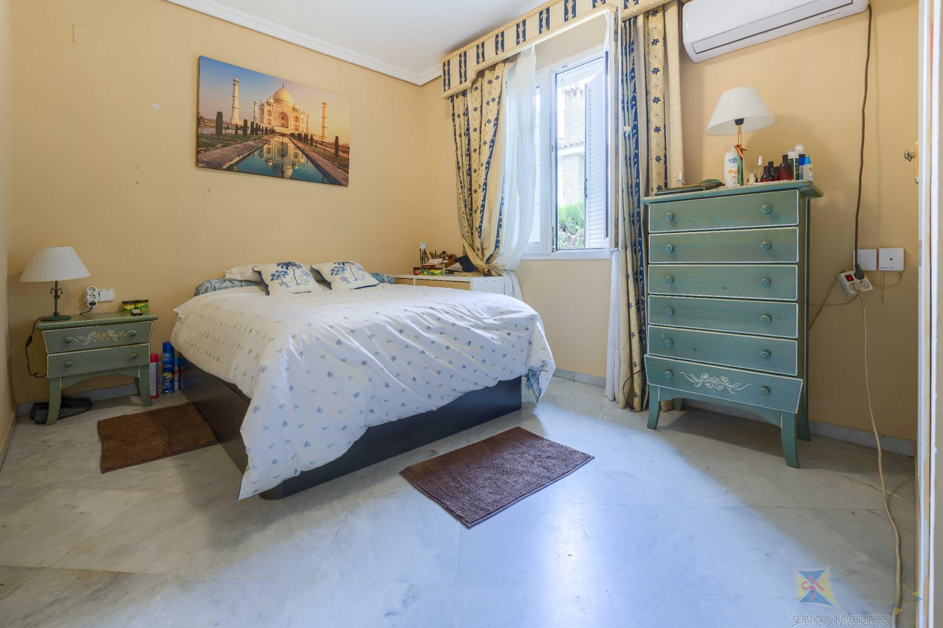 For sale of house in Gines