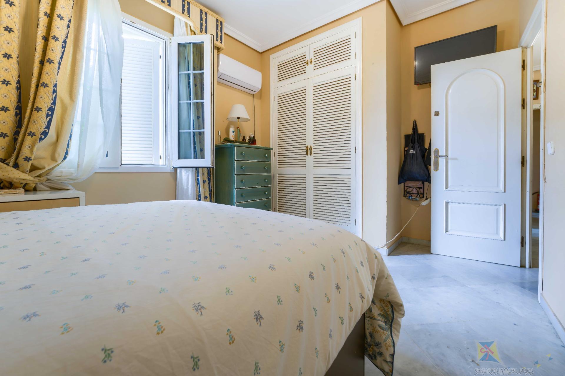 For sale of house in Gines