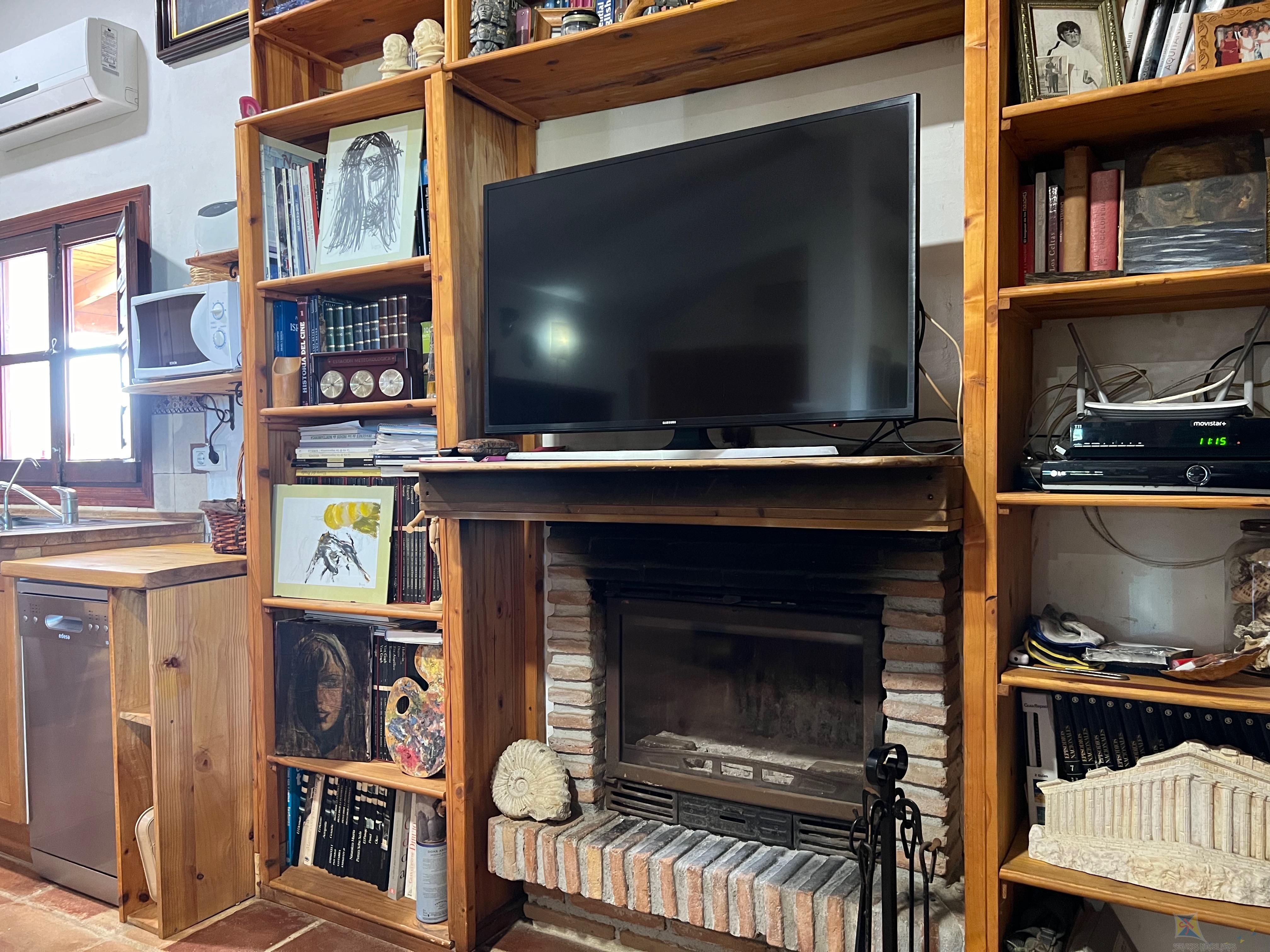 For sale of villa in Almayate