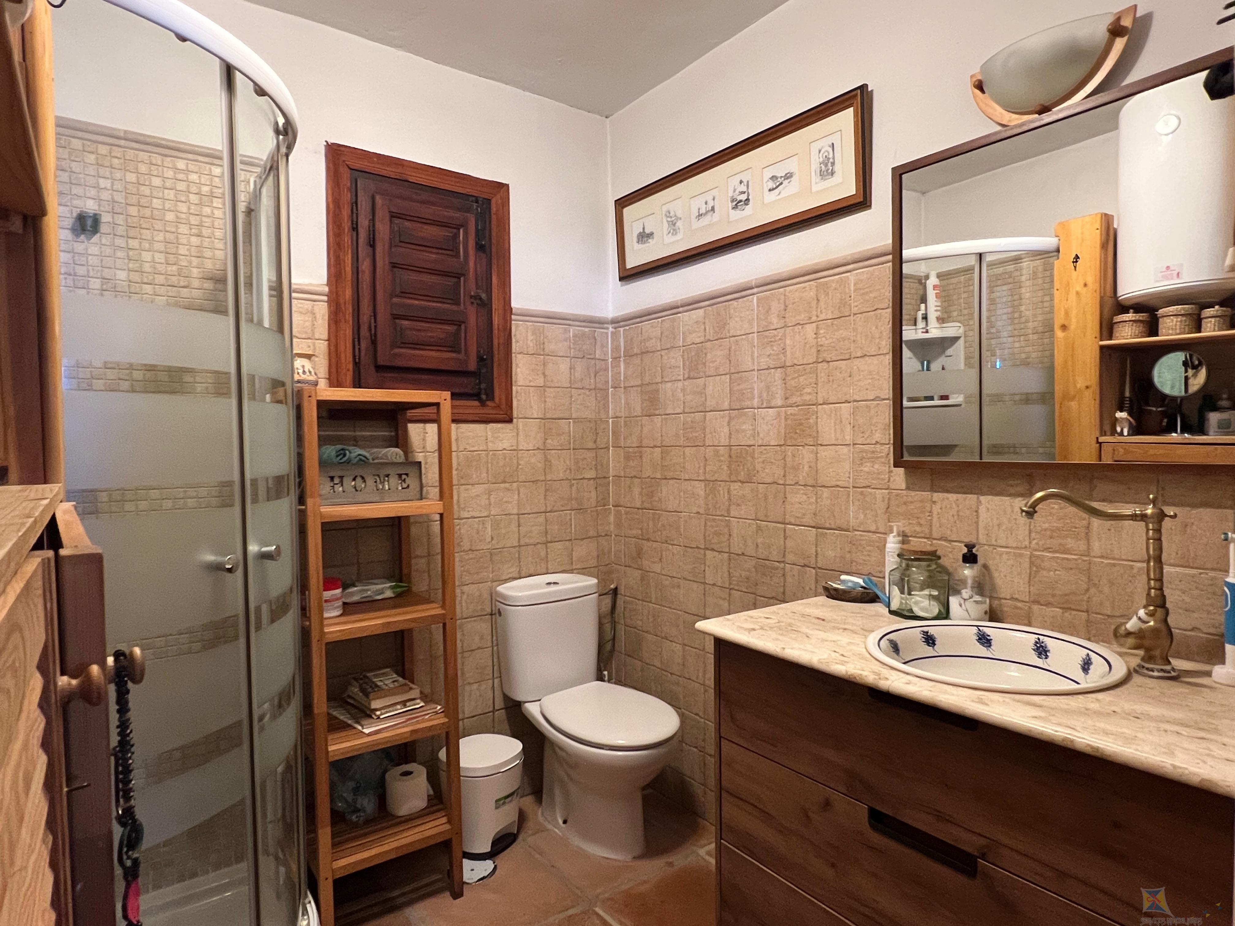 For sale of villa in Almayate