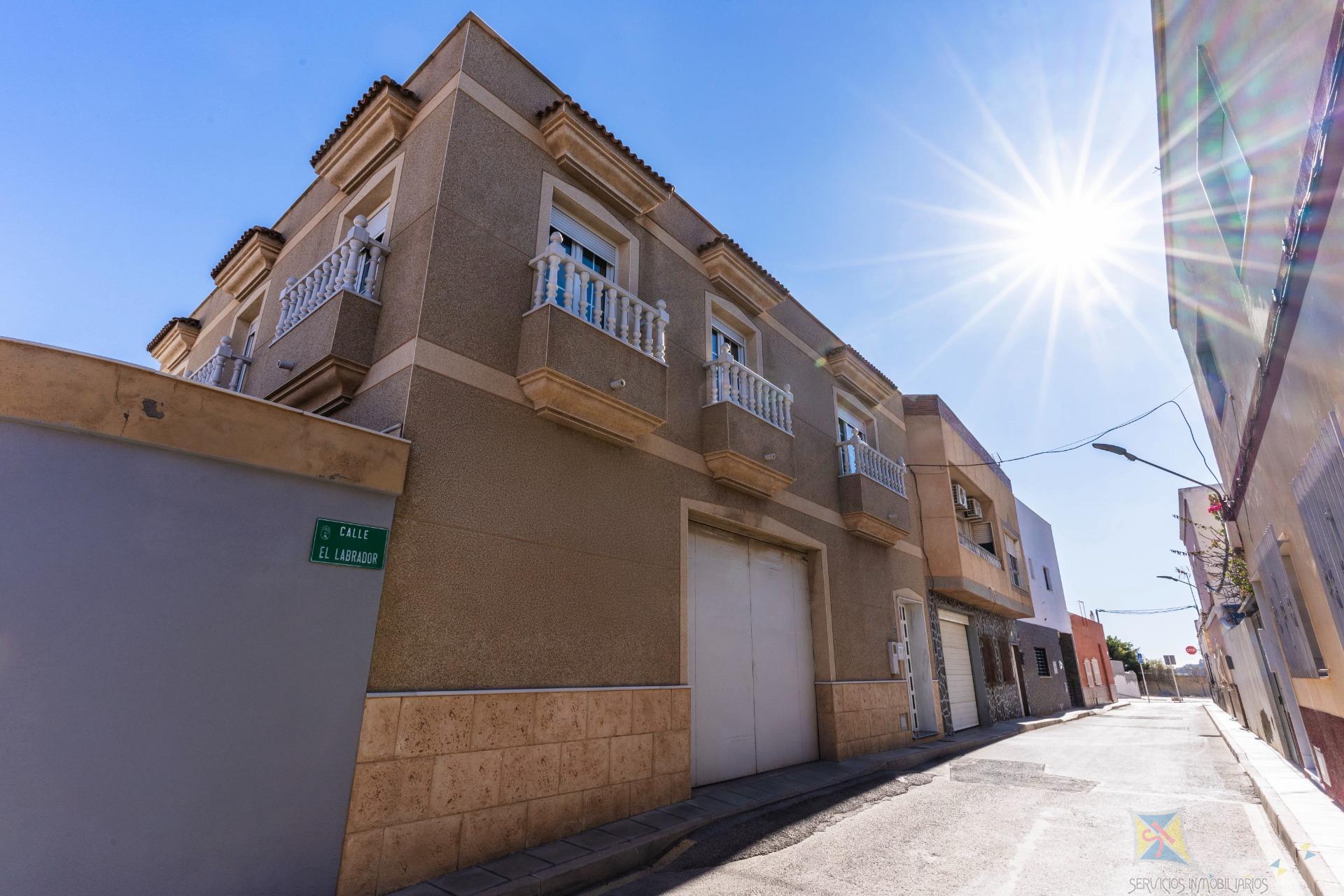 For sale of house in Huércal de Almería