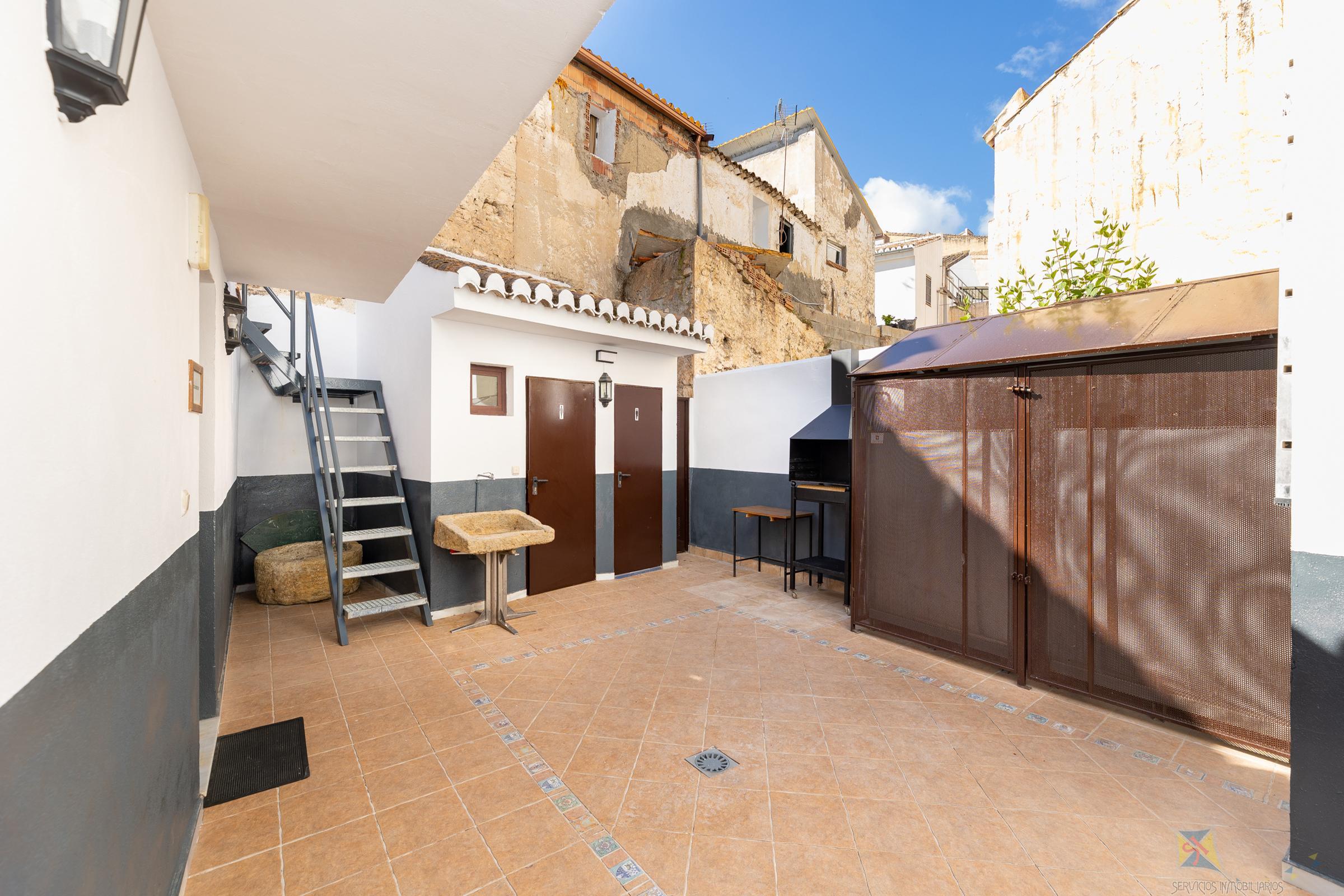 For sale of hostel in Alhama de Granada