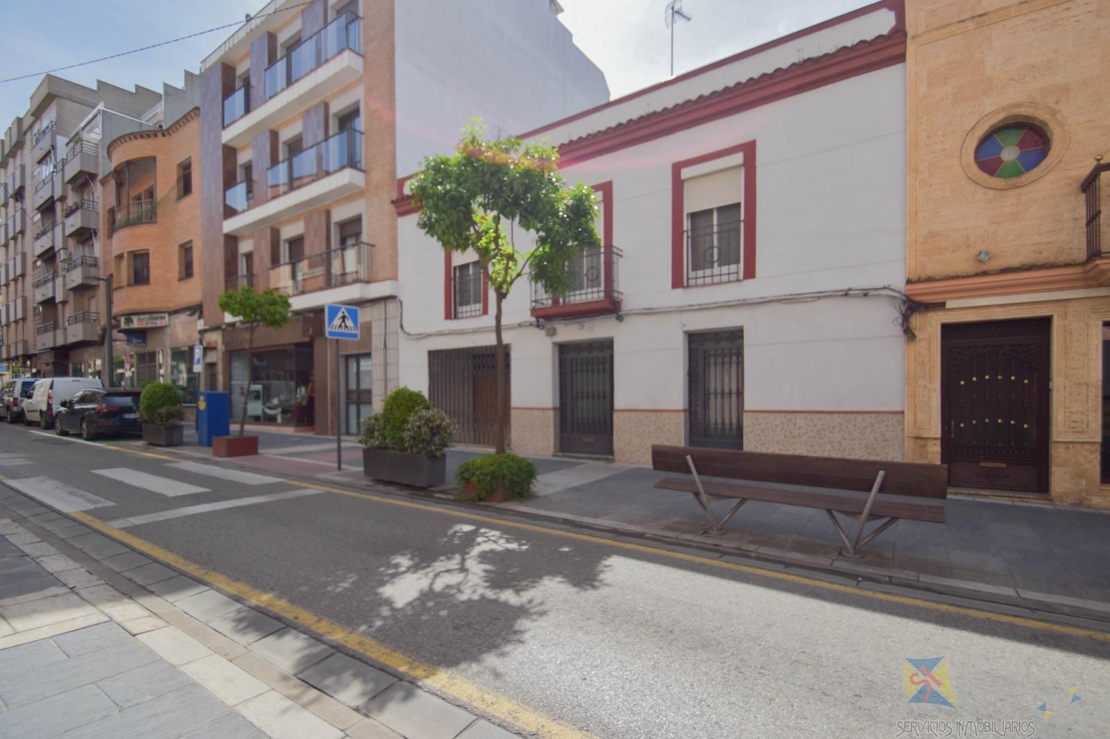 For sale of building in Linares