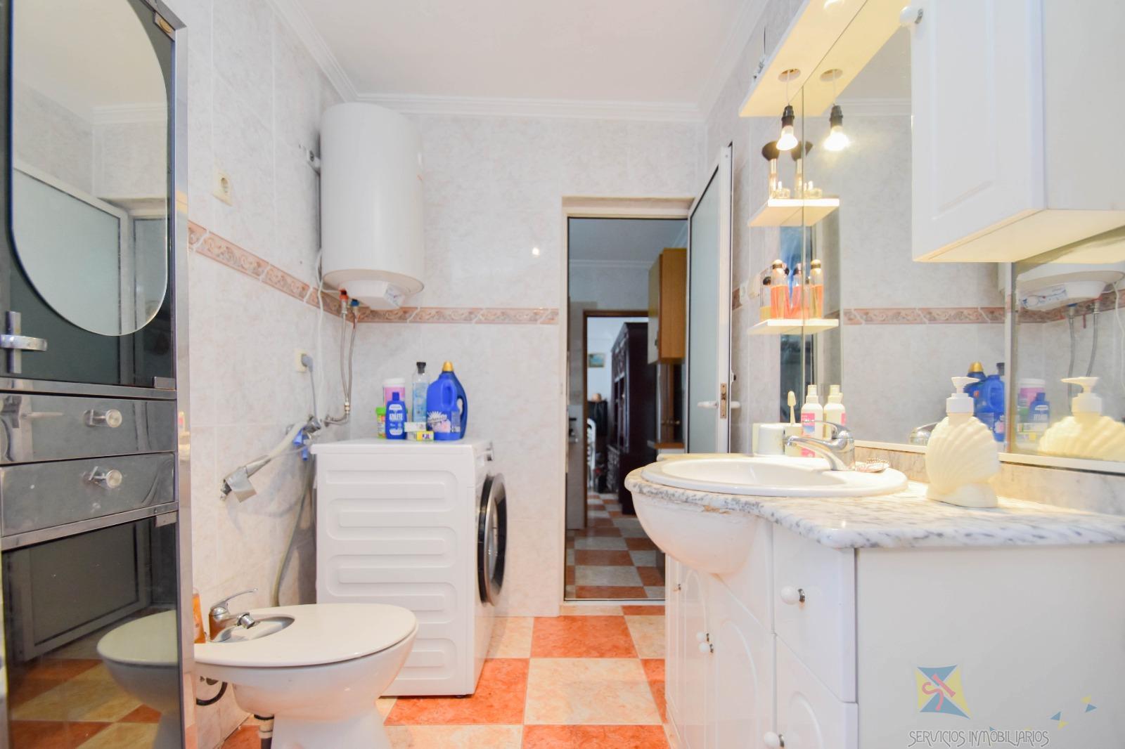 For sale of building in Linares