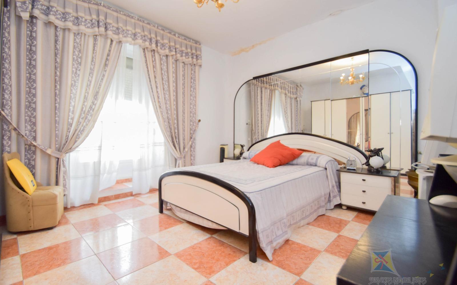 For sale of building in Linares