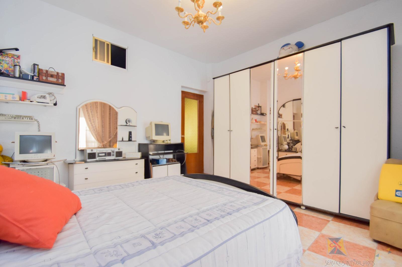 For sale of building in Linares