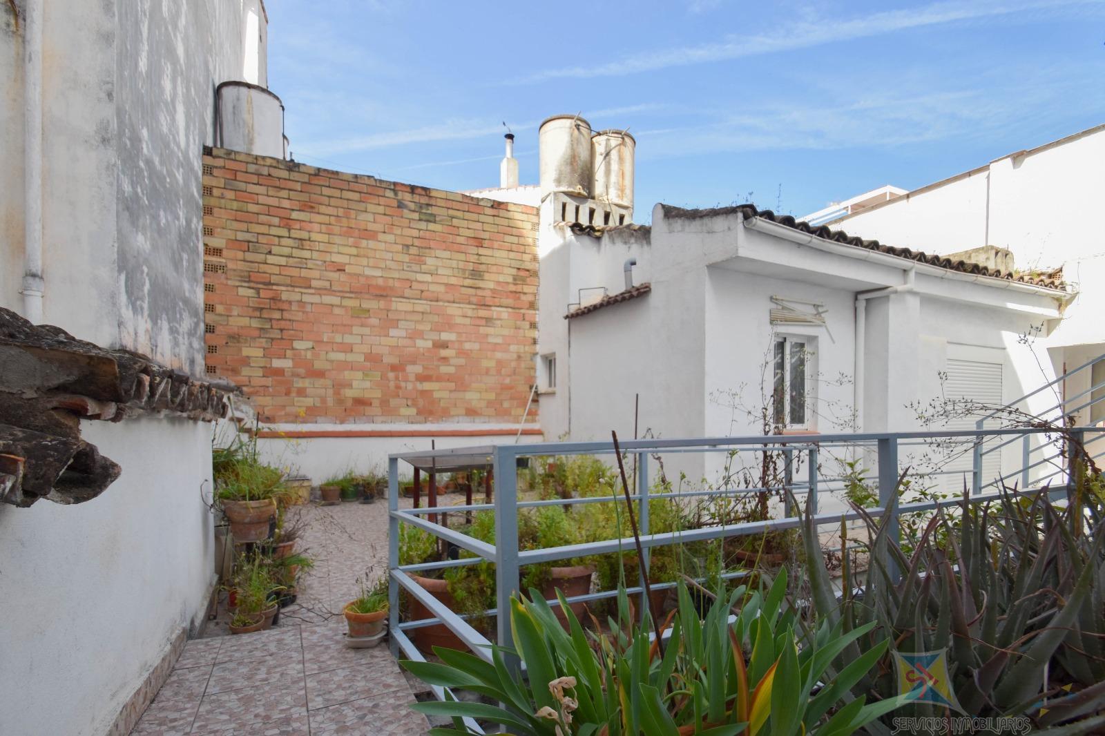 For sale of building in Linares