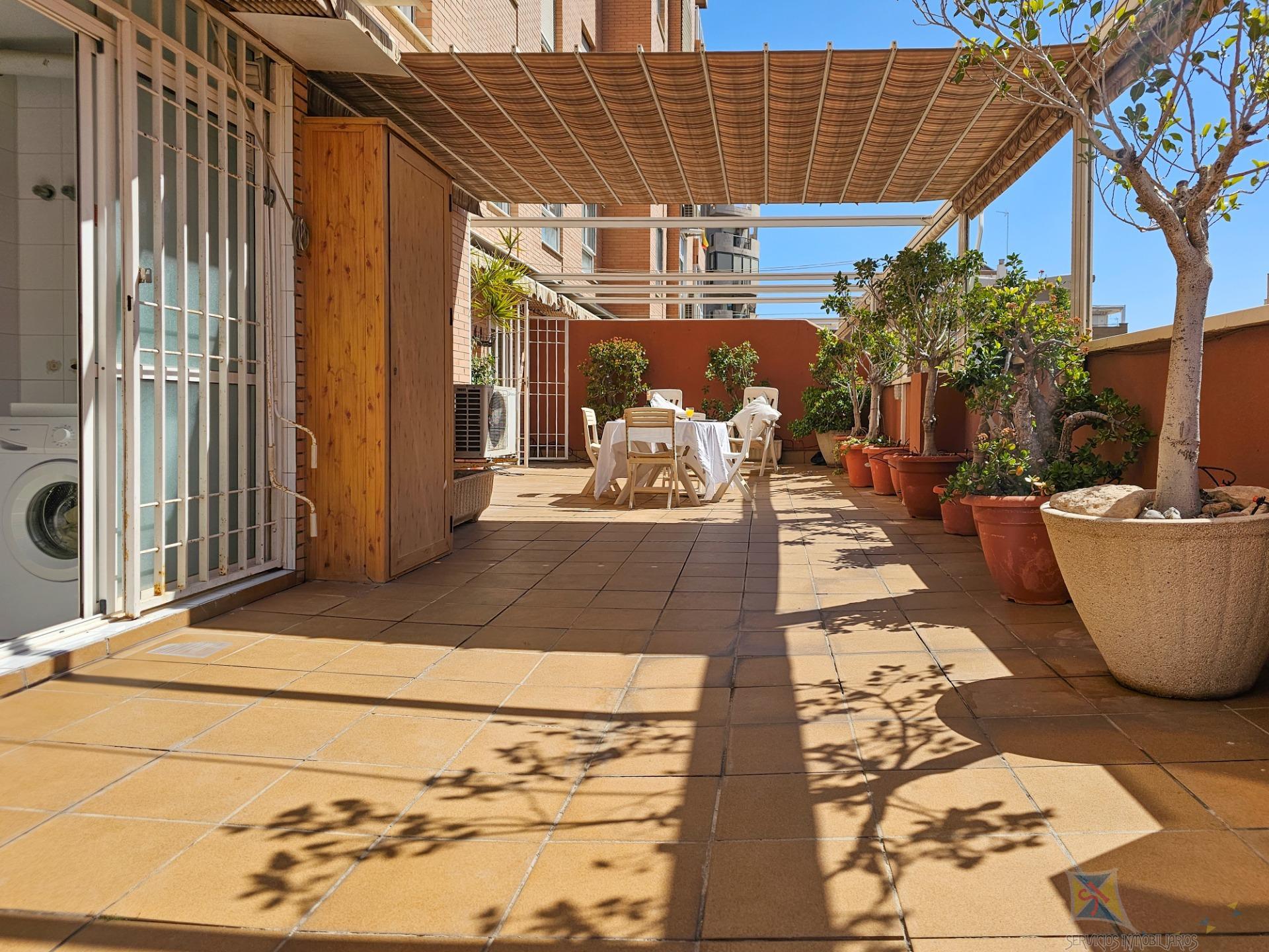 For sale of flat in Almería