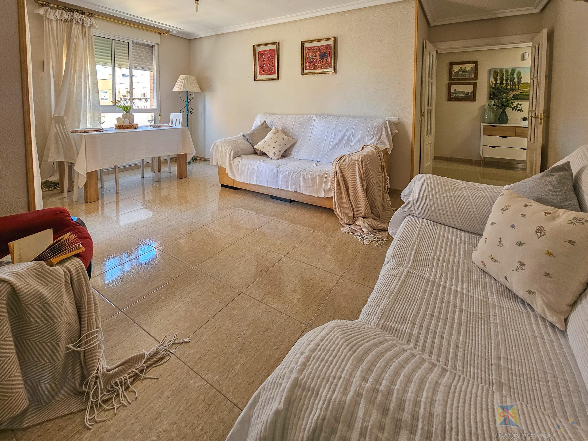 For sale of flat in Almería