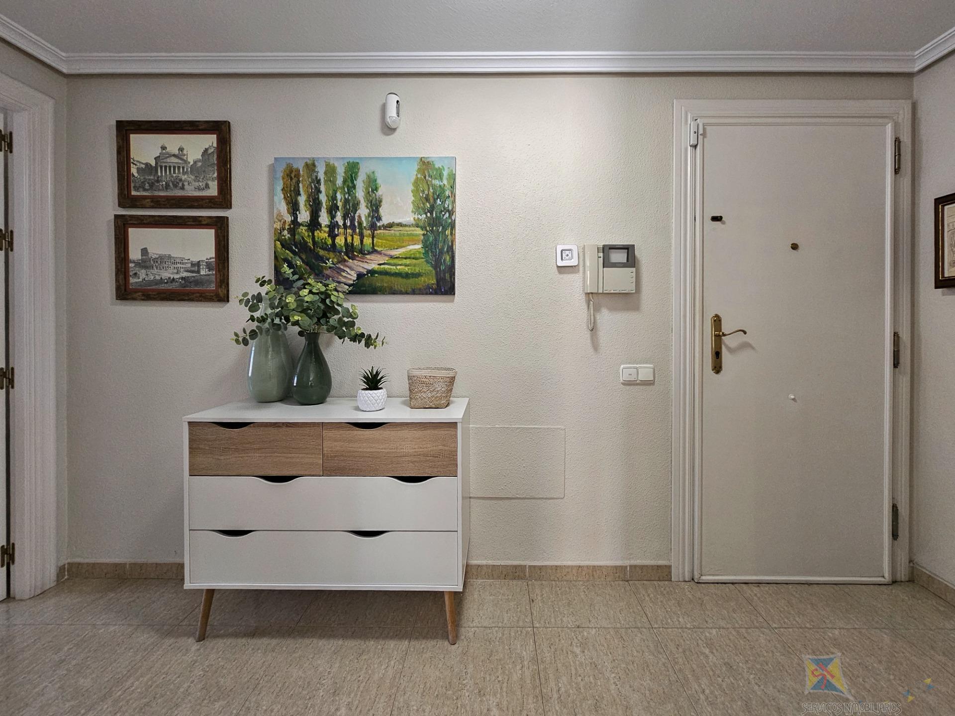 For sale of flat in Almería
