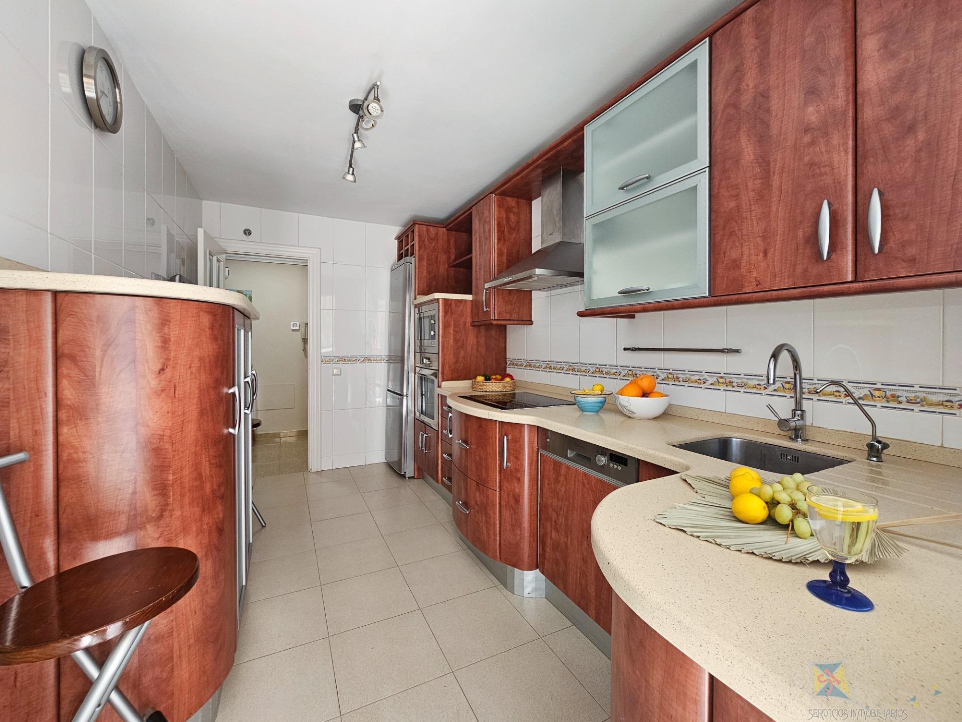 For sale of flat in Almería