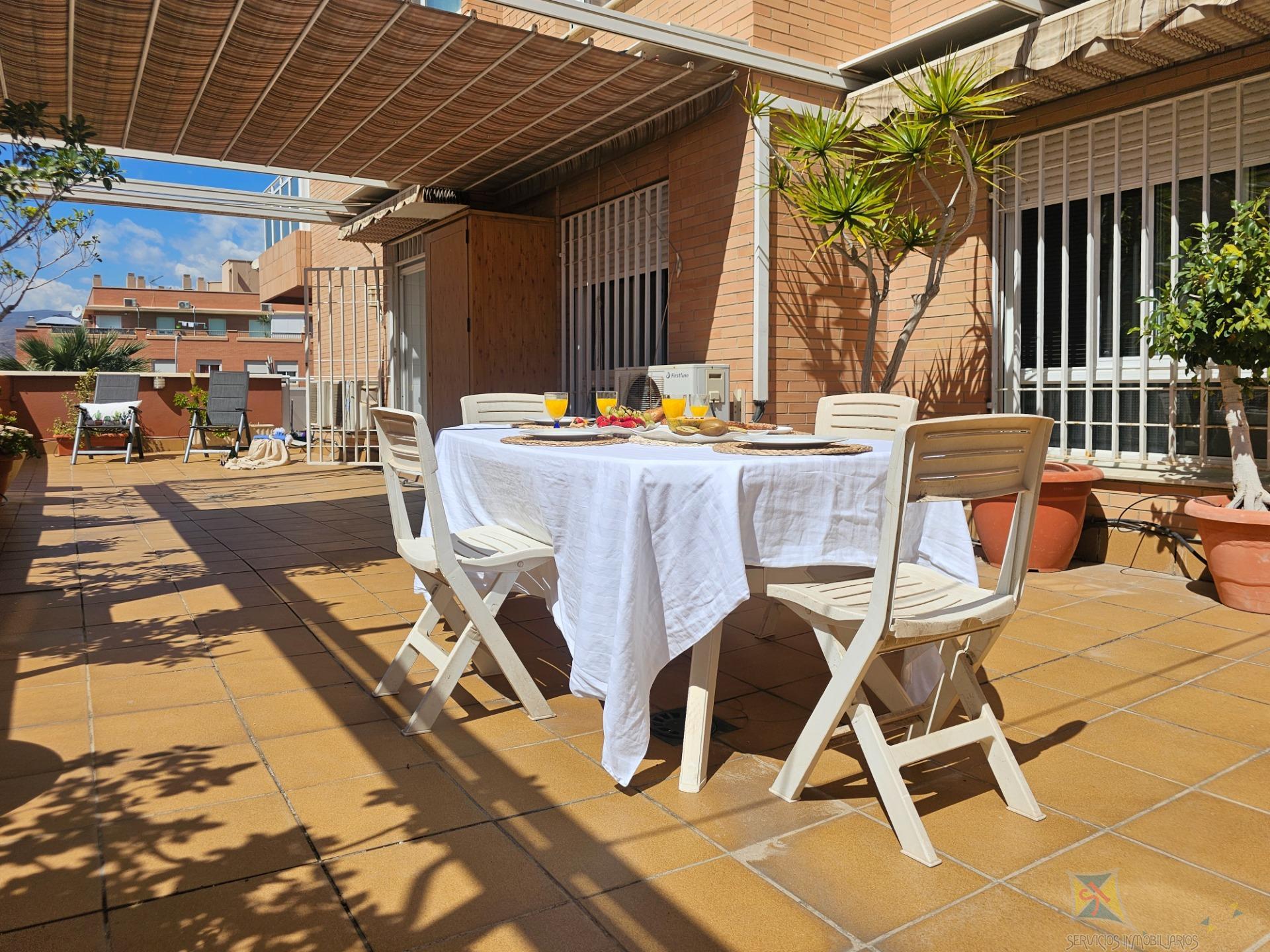 For sale of flat in Almería