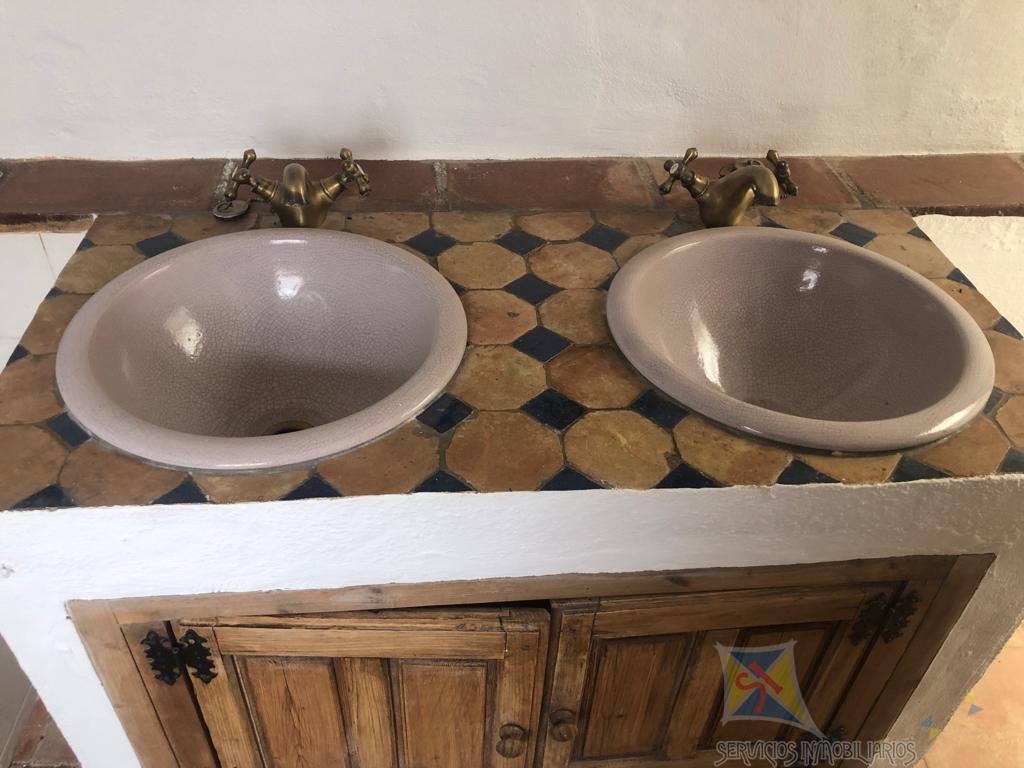 For sale of house in Cuevas de San Marcos