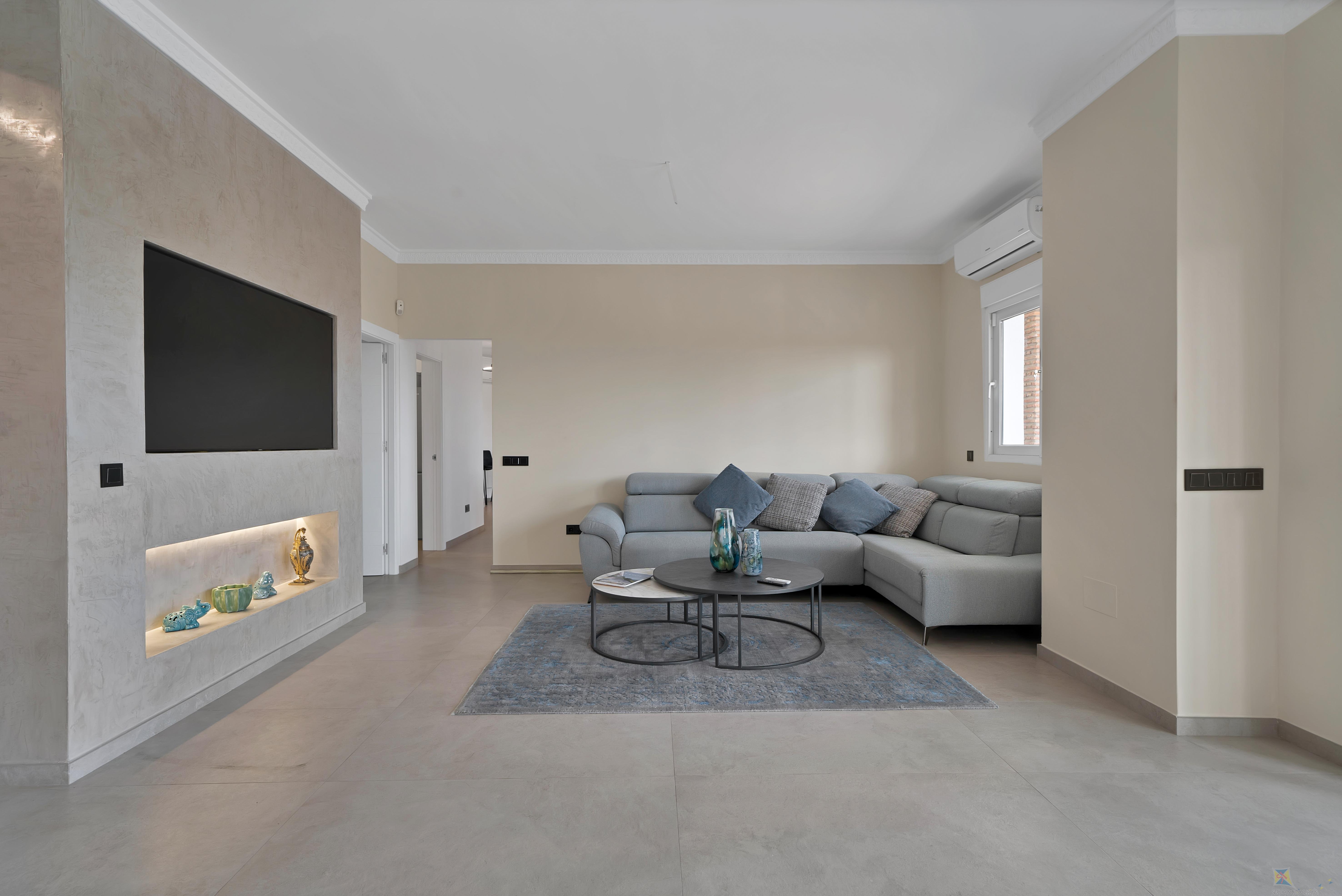 For sale of villa in Benalmádena