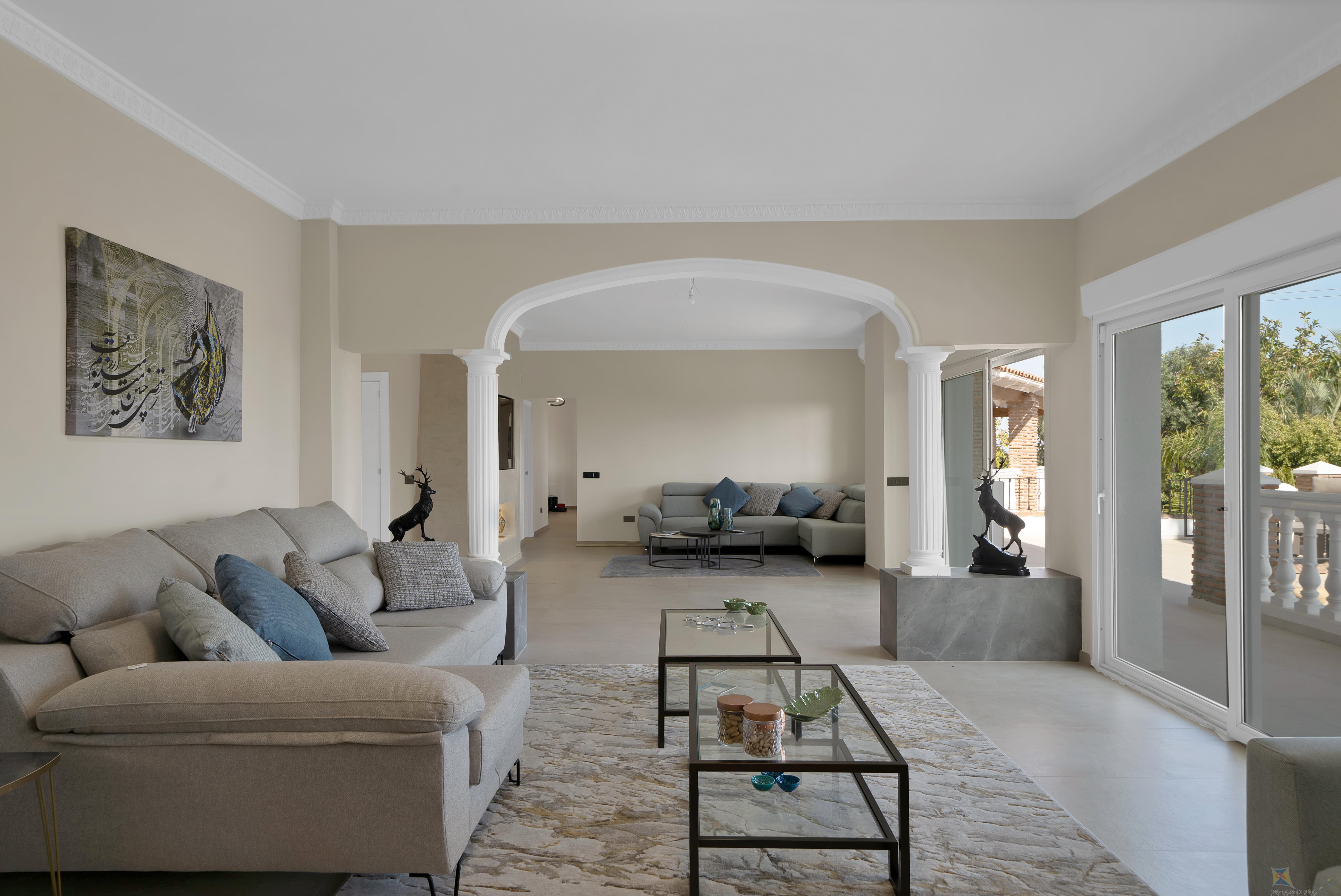 For sale of villa in Benalmádena