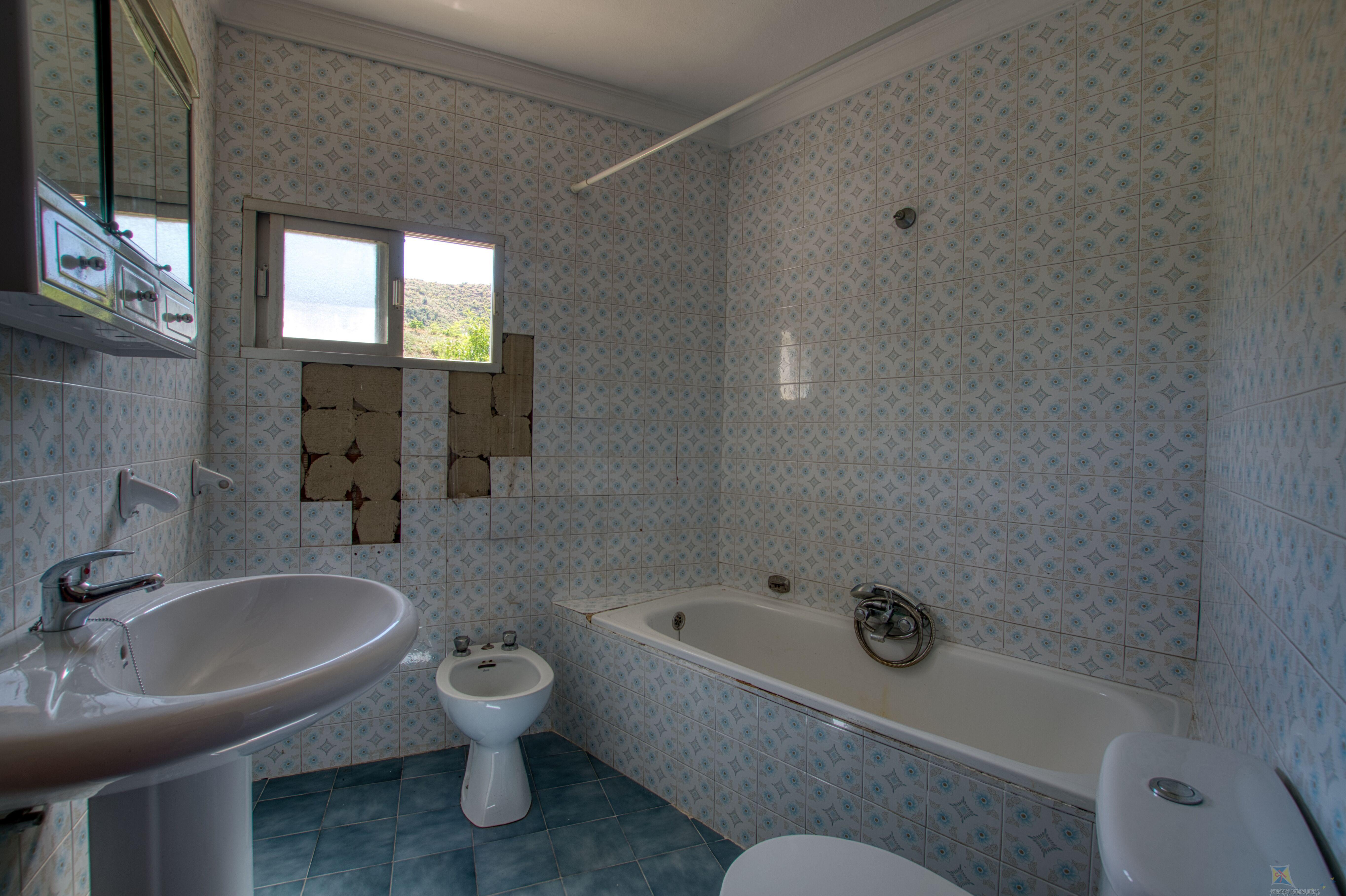 For sale of house in Viñuela