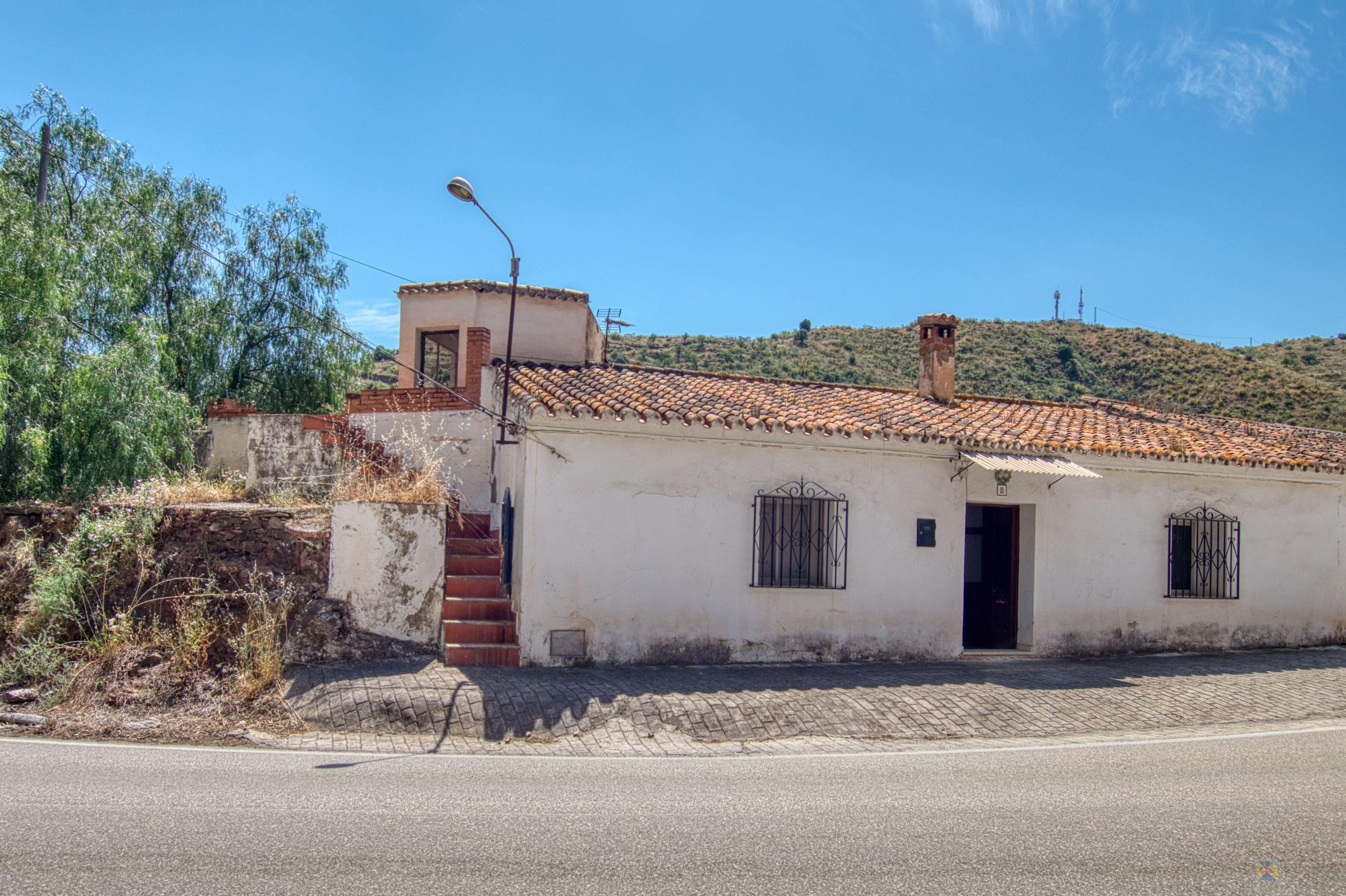 For sale of house in Viñuela