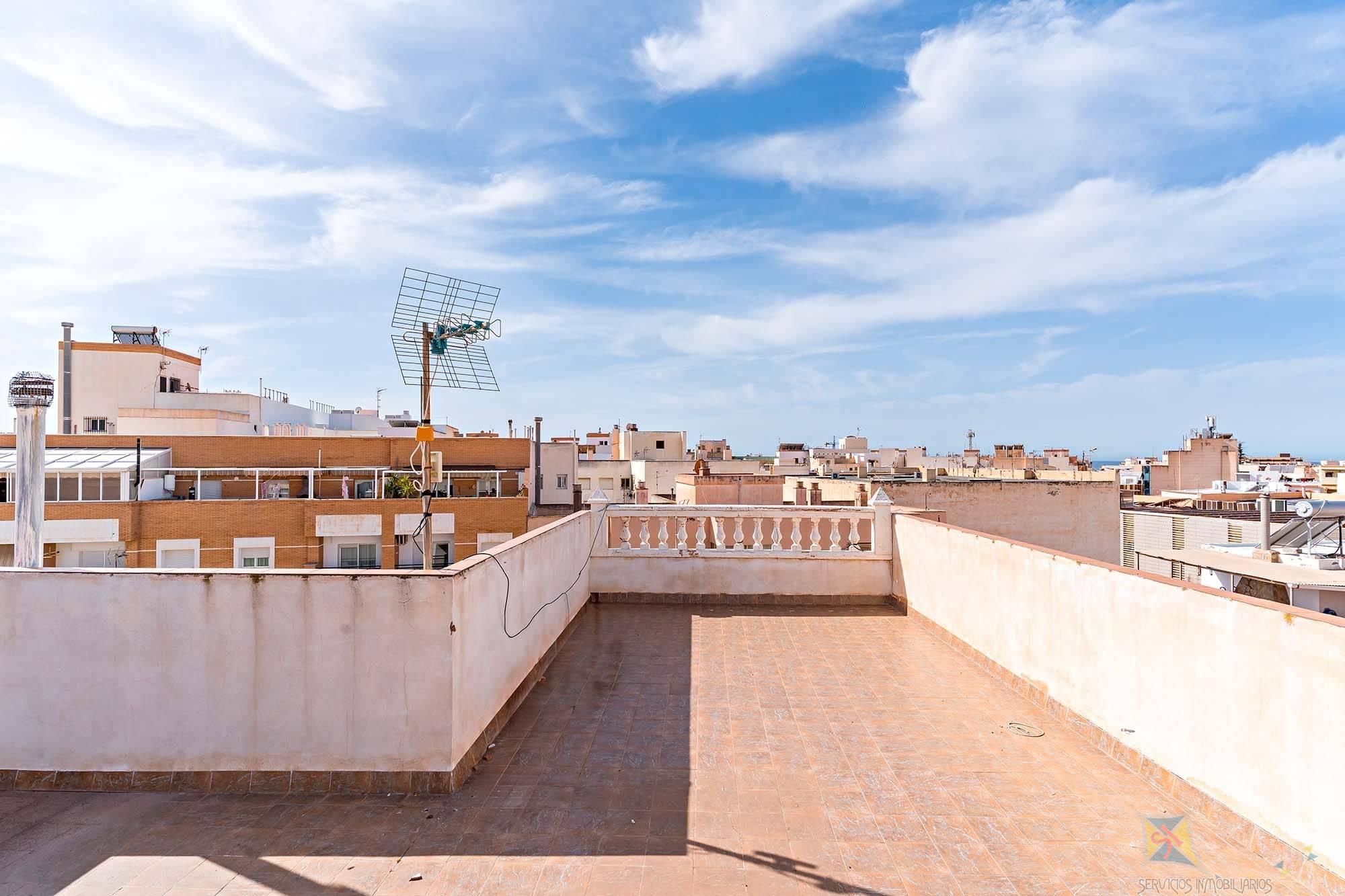 For sale of house in Adra