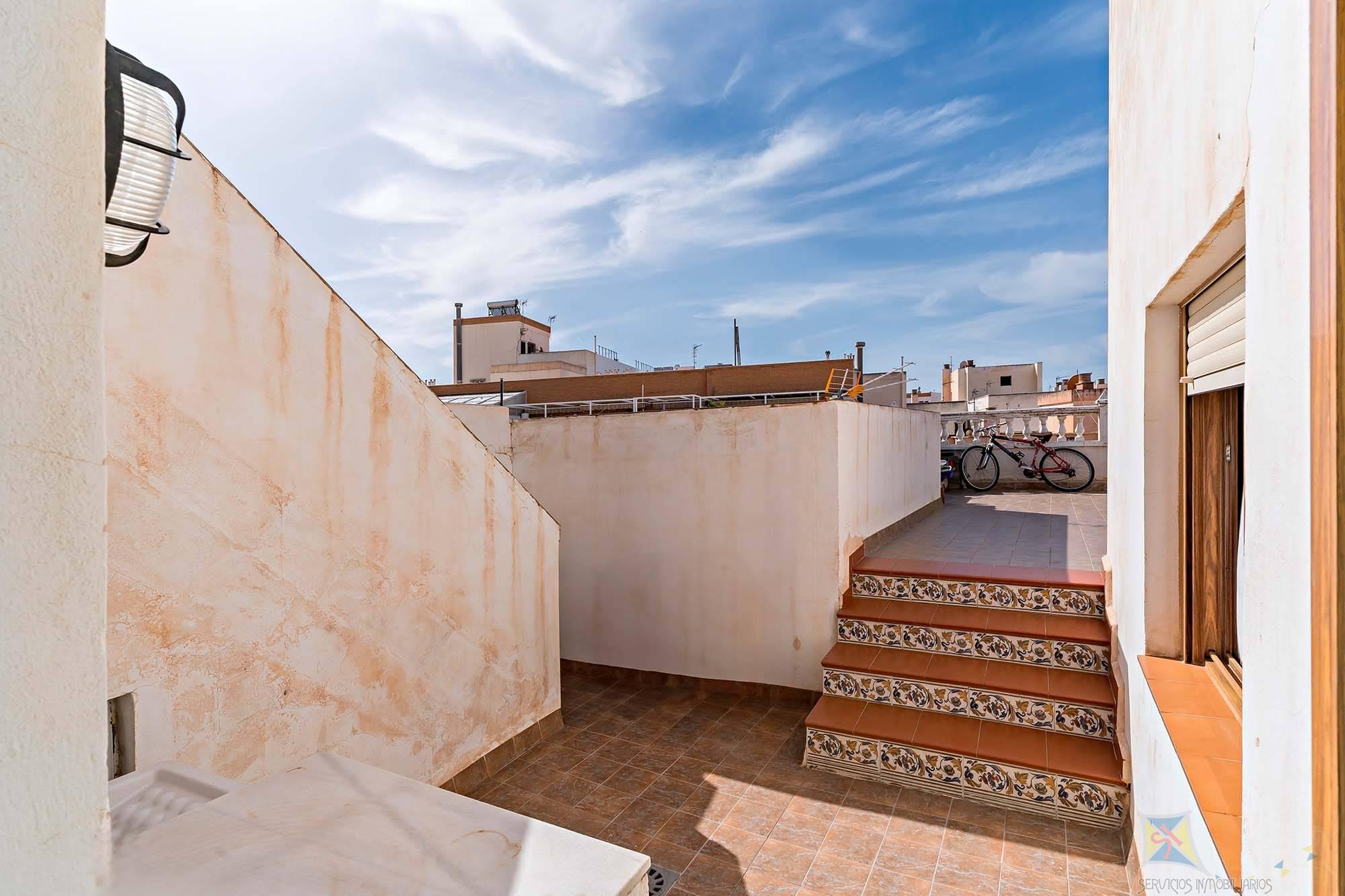 For sale of house in Adra