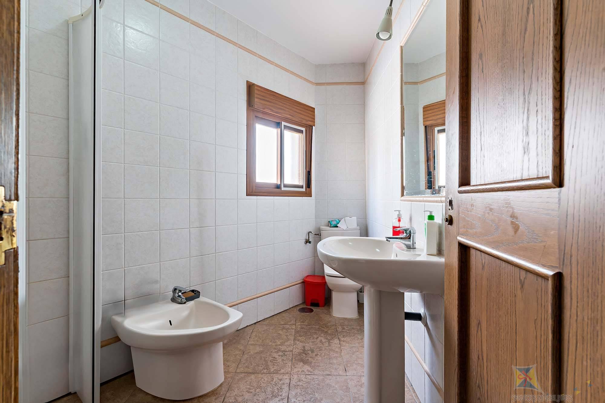 For sale of house in Adra