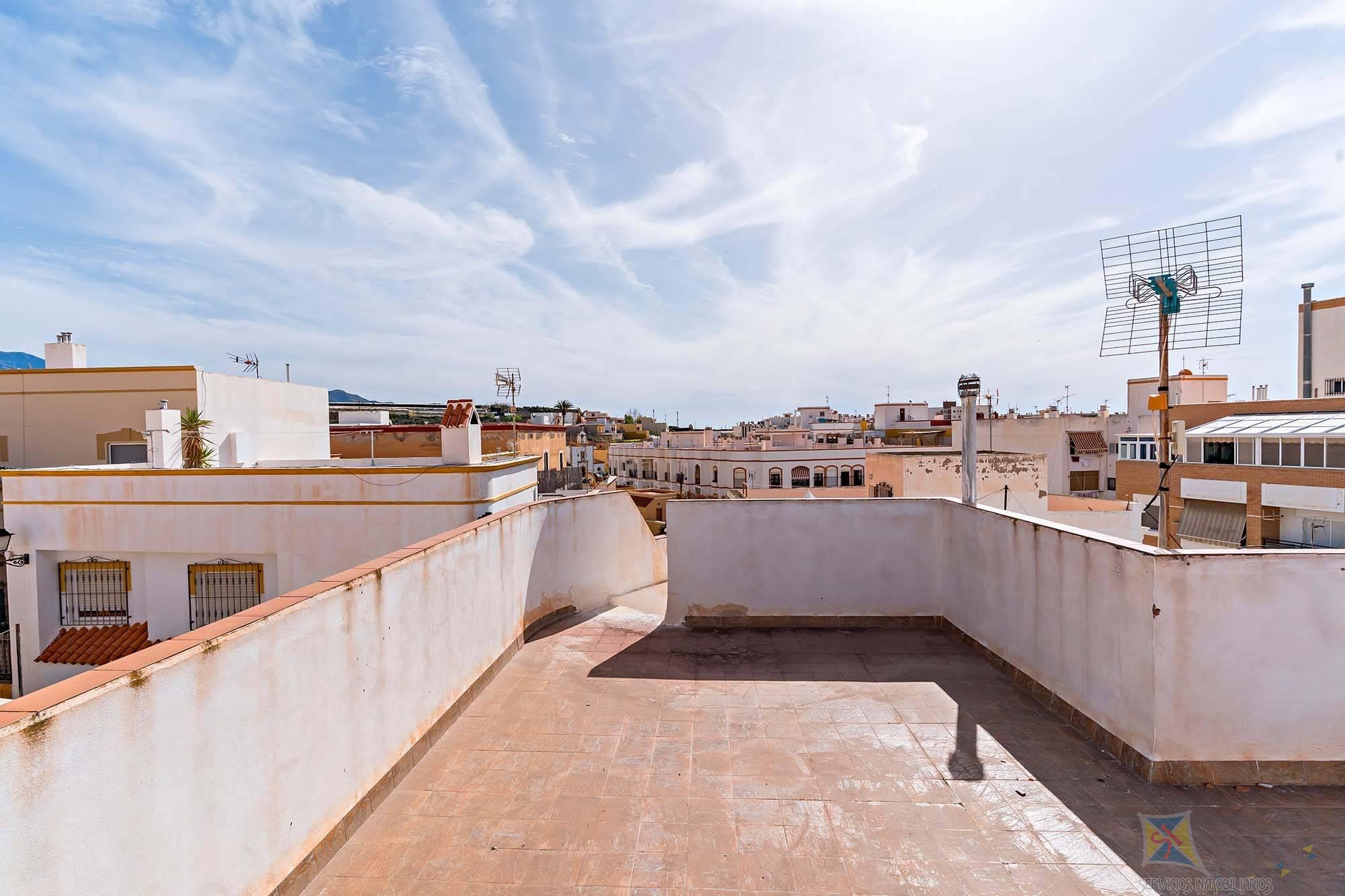 For sale of house in Adra