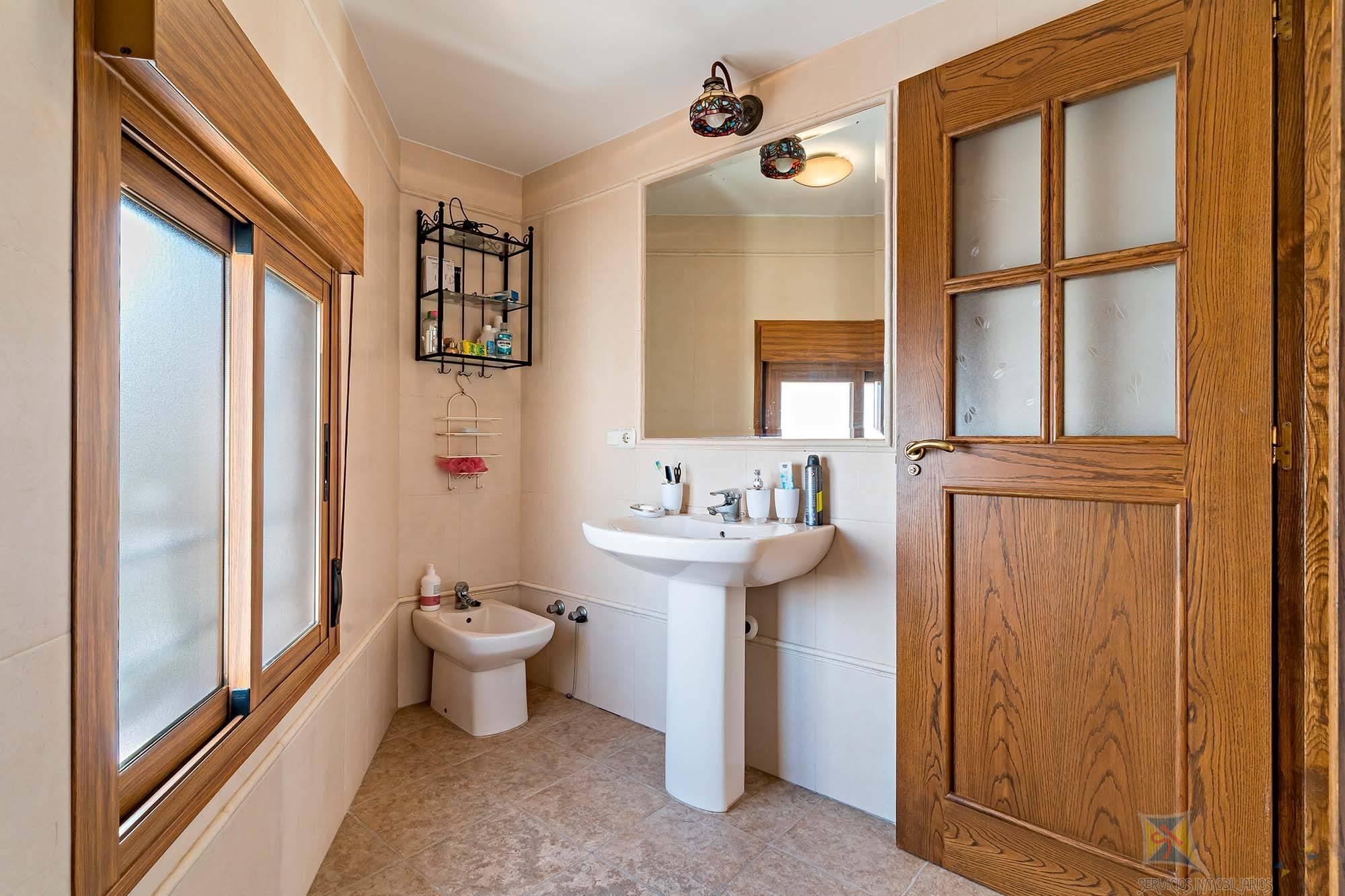For sale of house in Adra