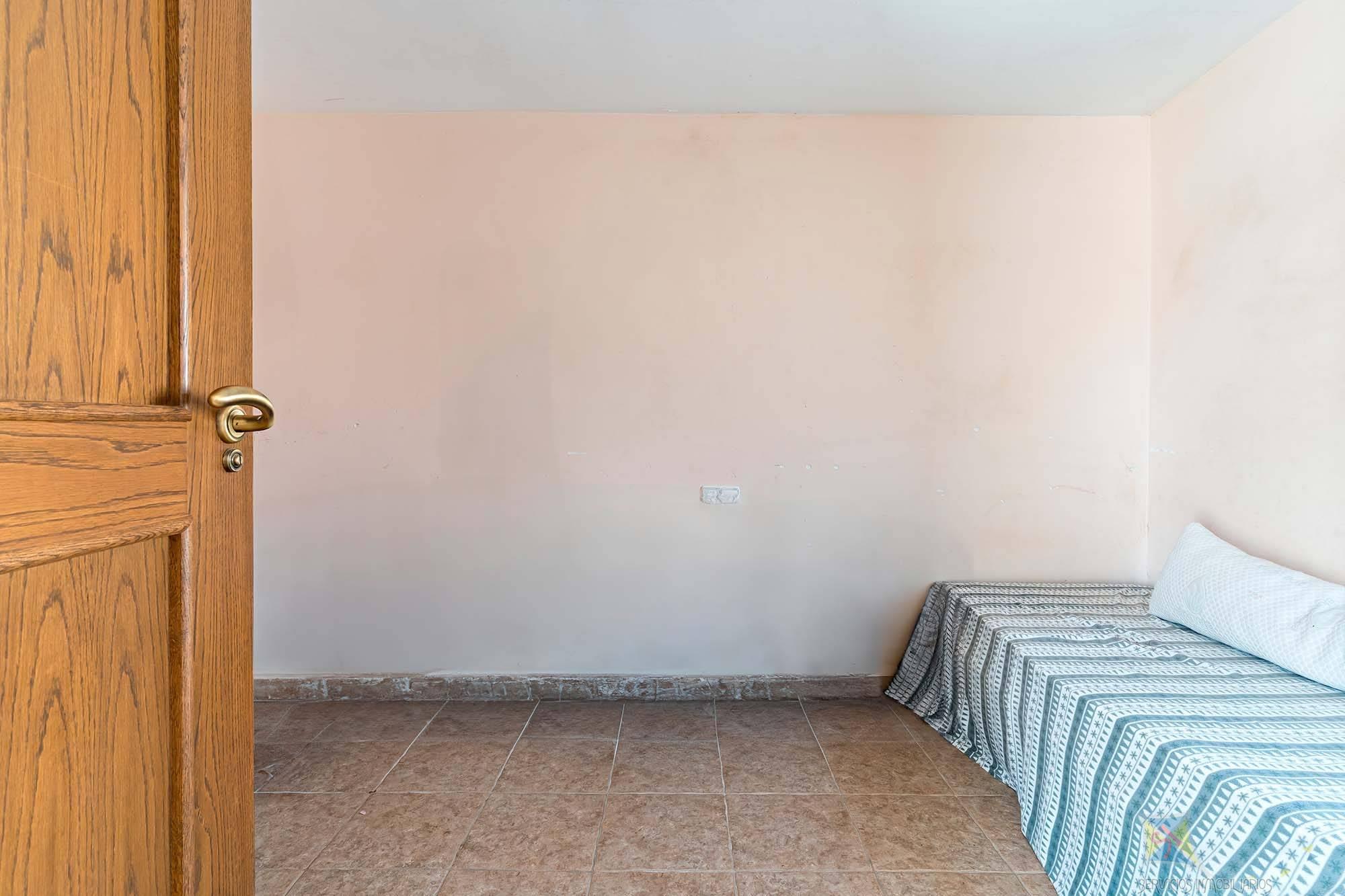 For sale of house in Adra