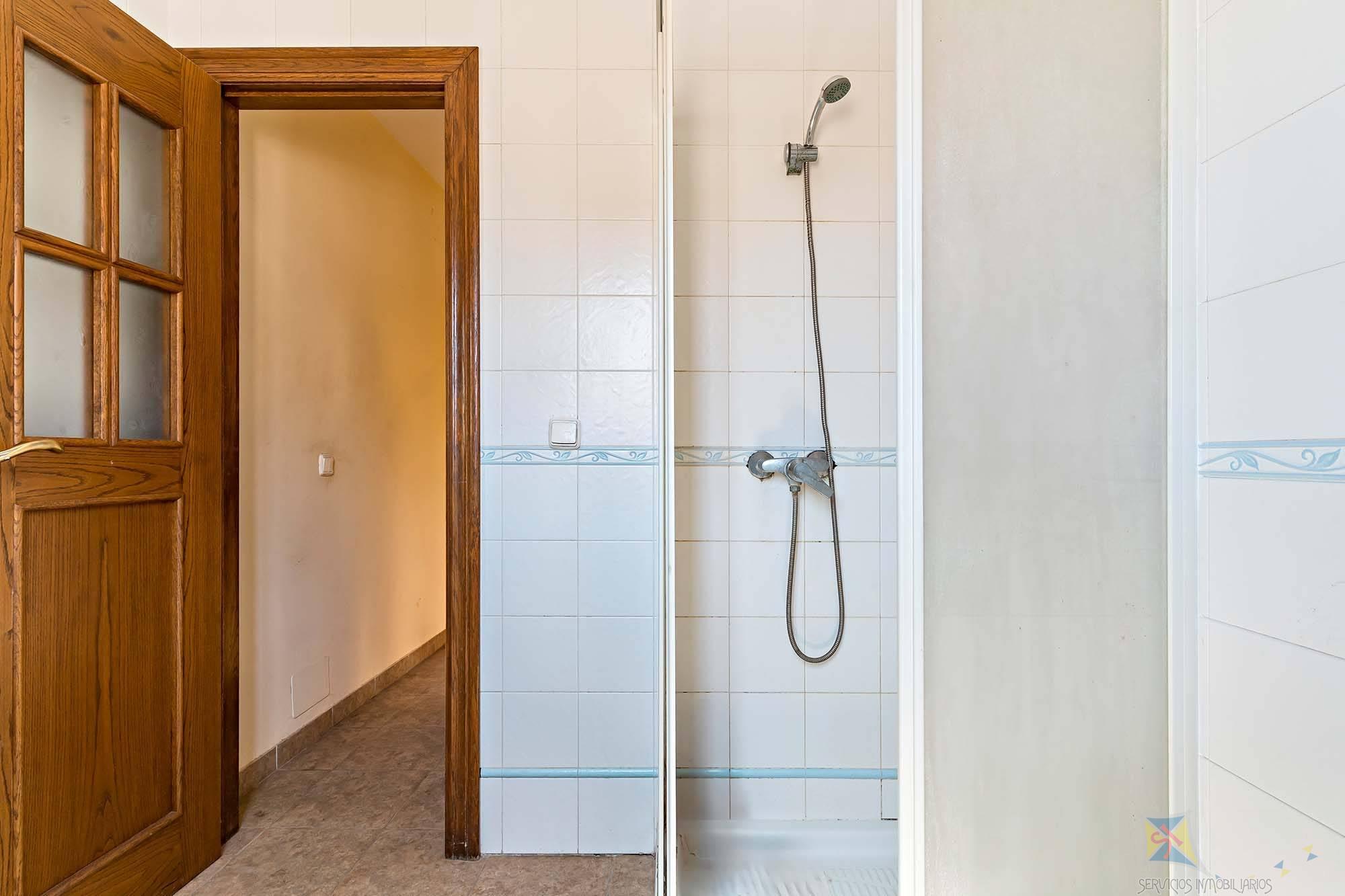 For sale of house in Adra