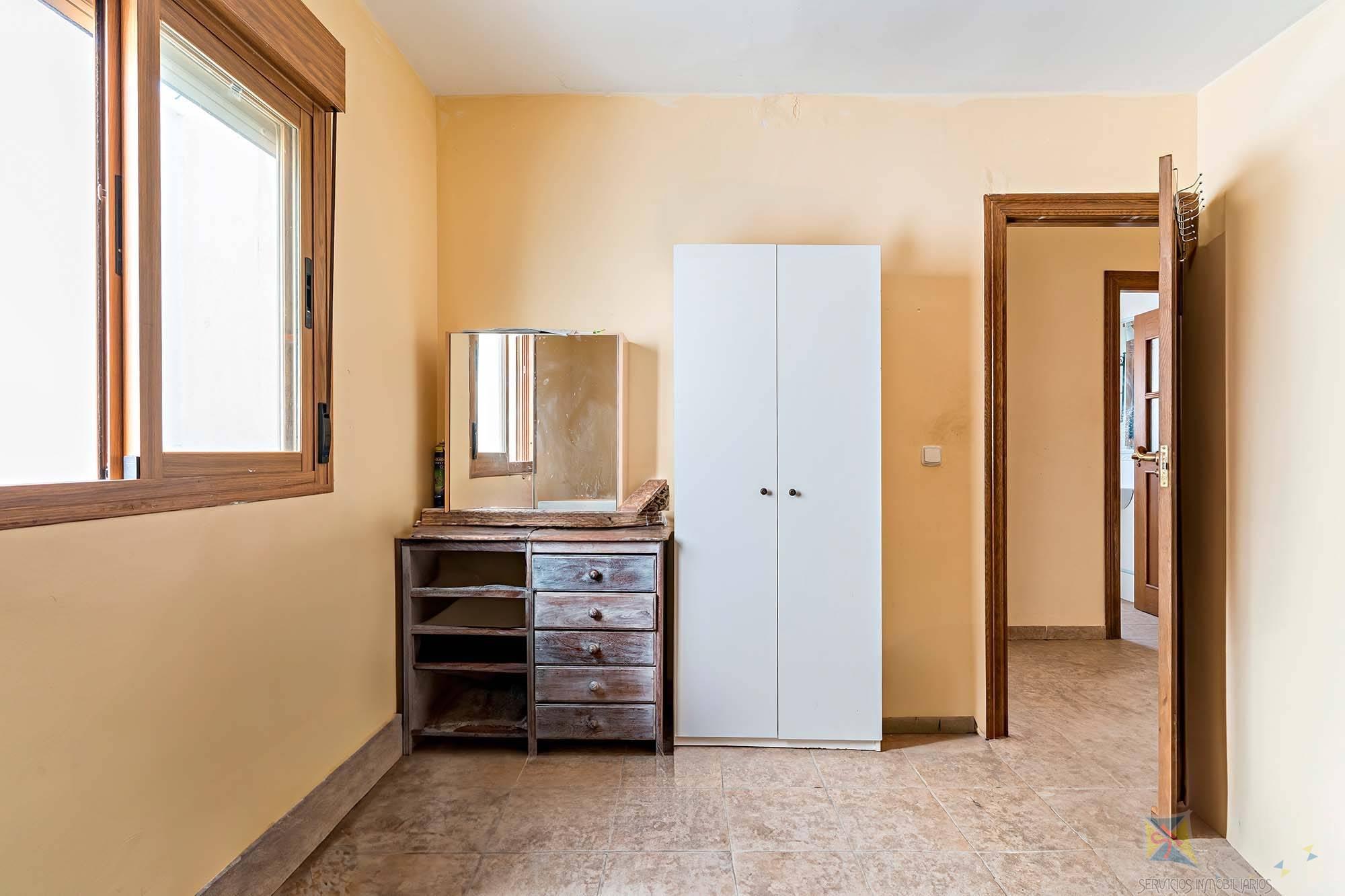 For sale of house in Adra