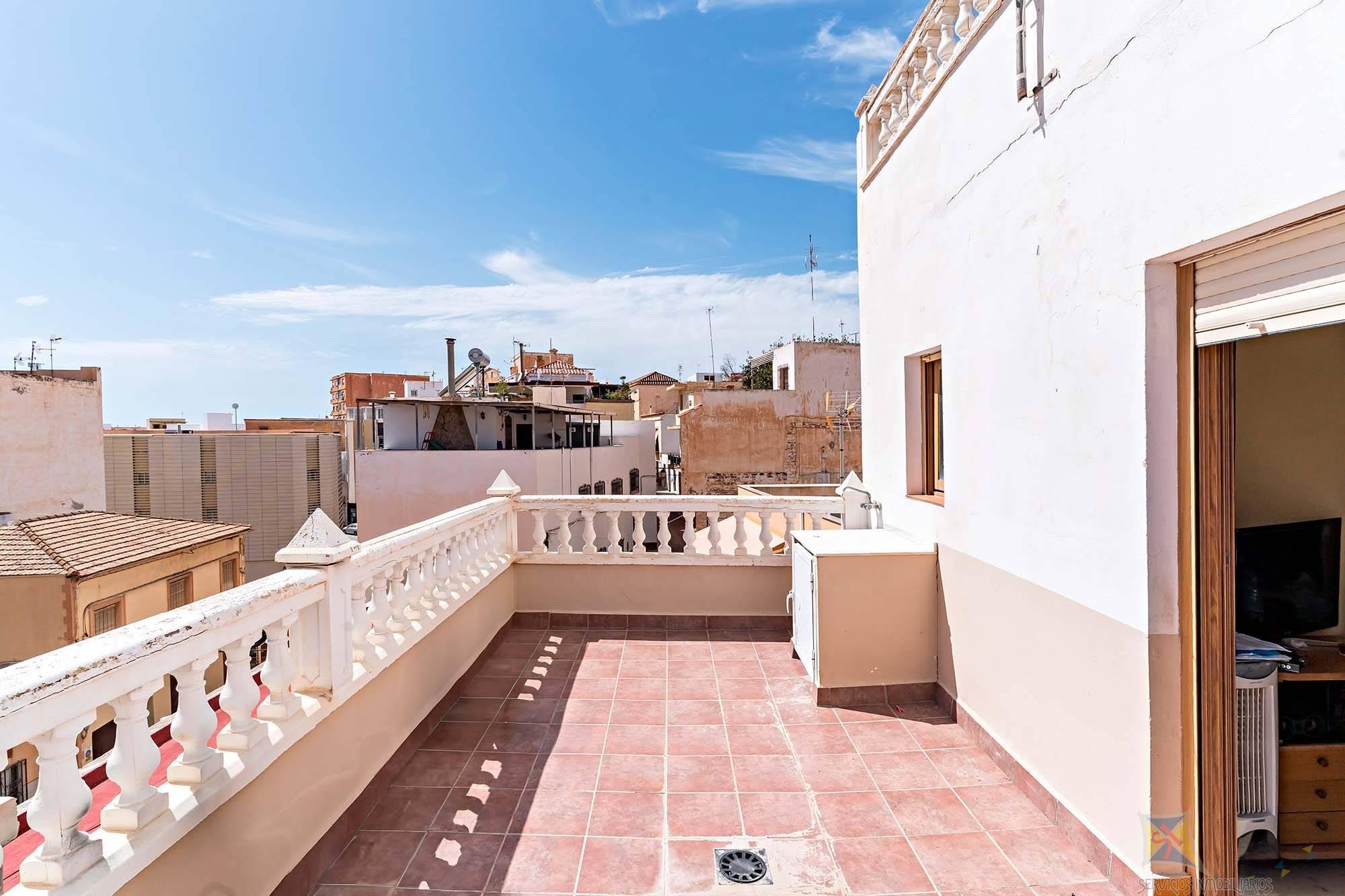 For sale of house in Adra