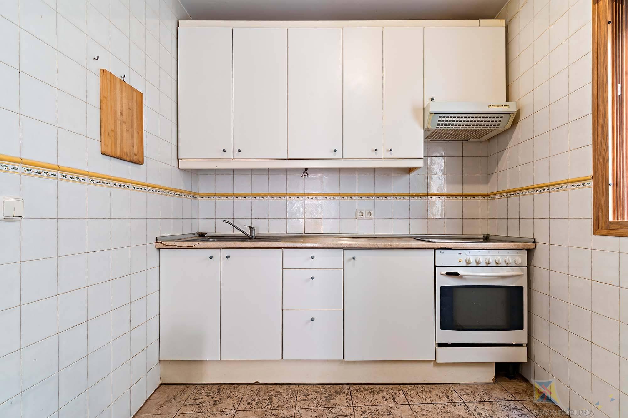 For sale of house in Adra